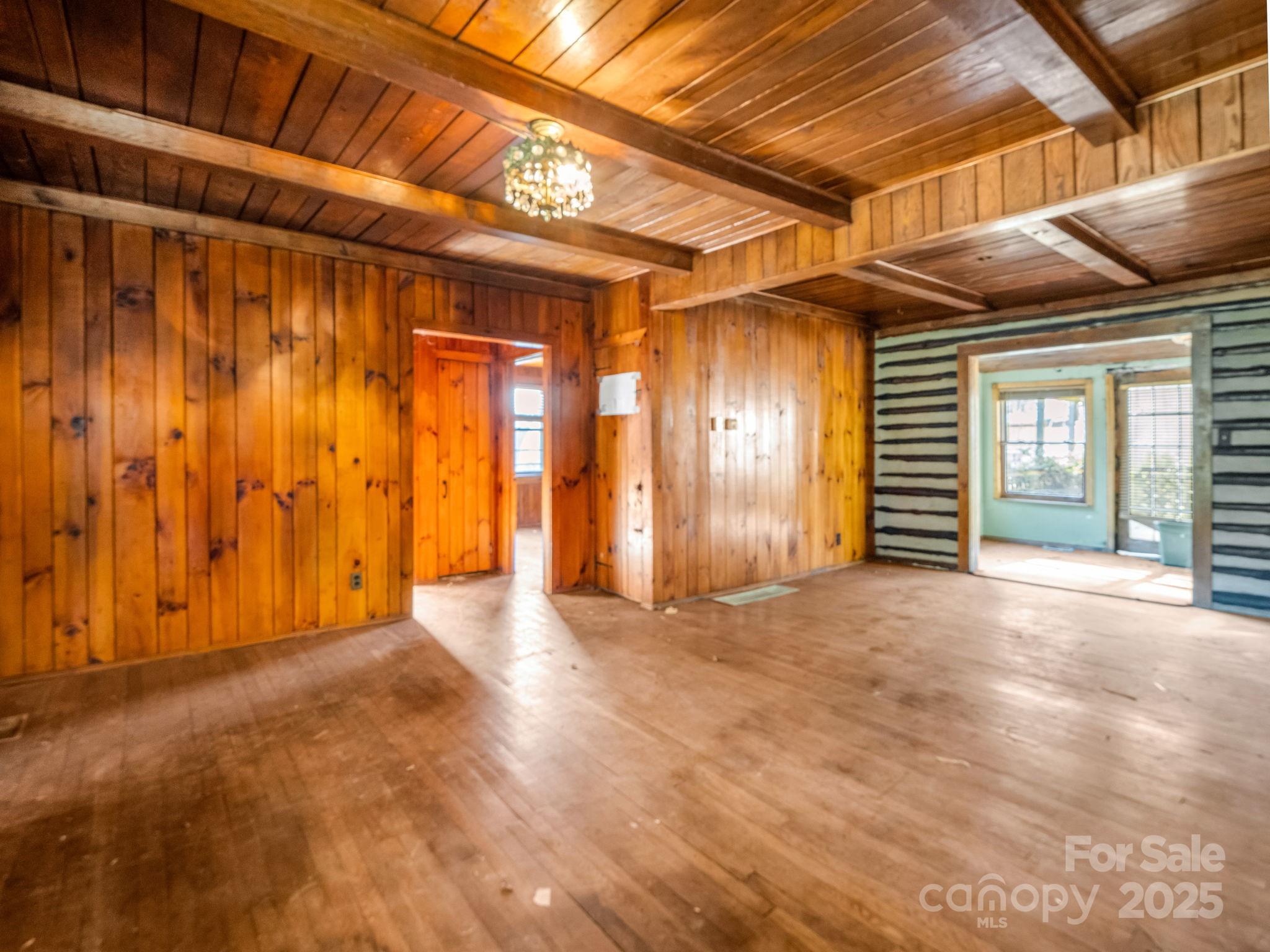541 Broadway Street — Hendersonville