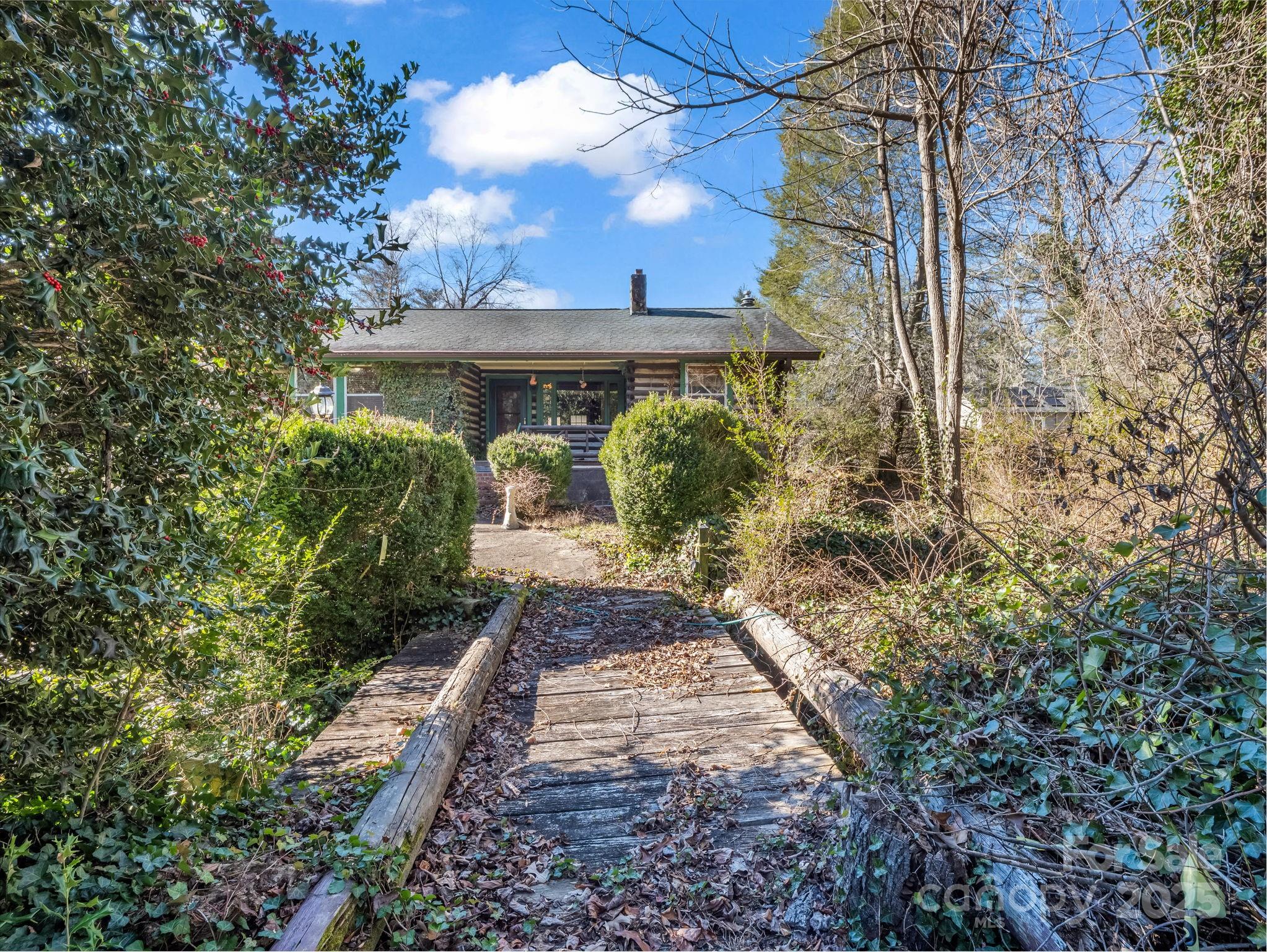 541 Broadway Street — Hendersonville