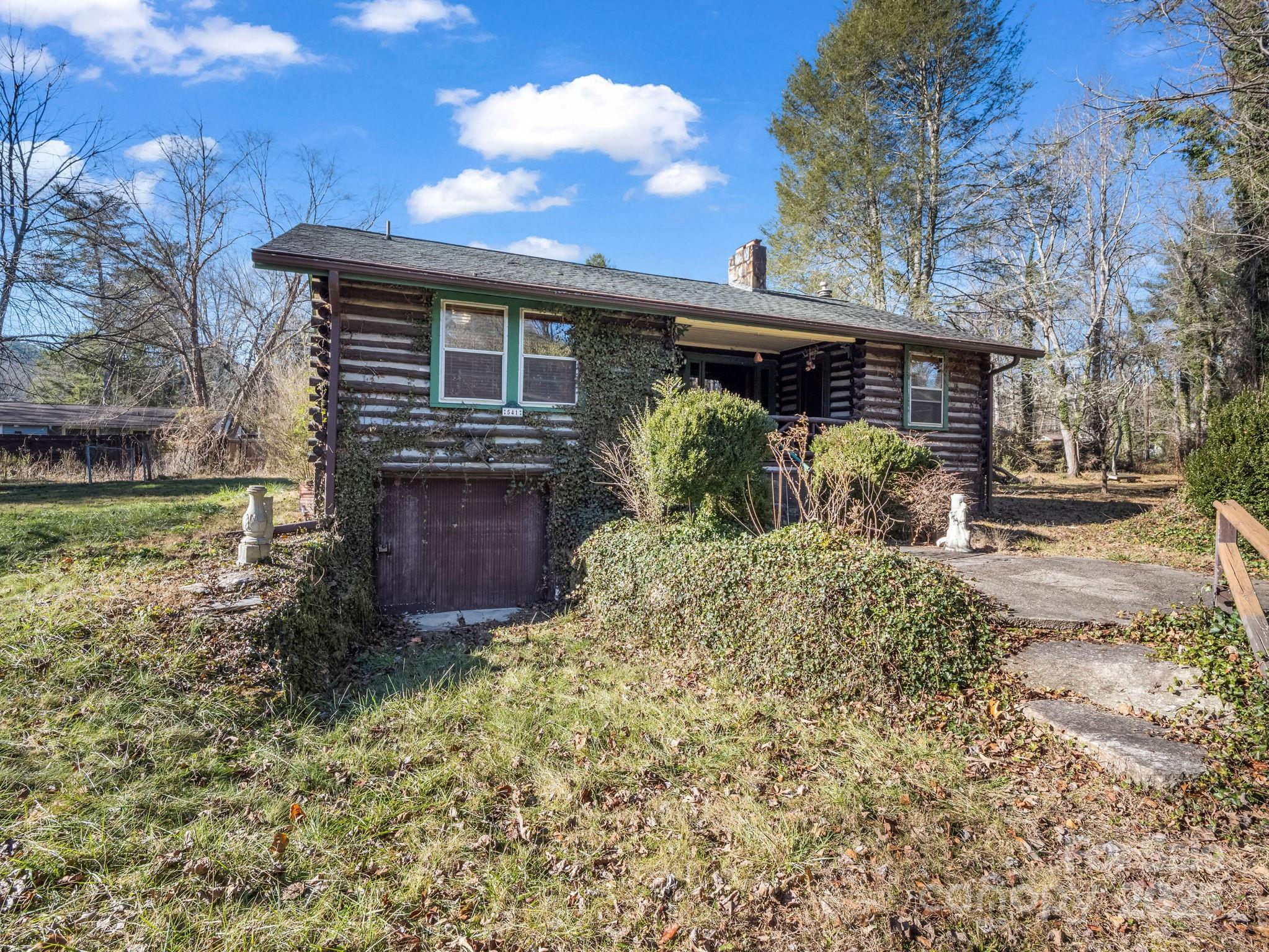 541 Broadway Street — Hendersonville