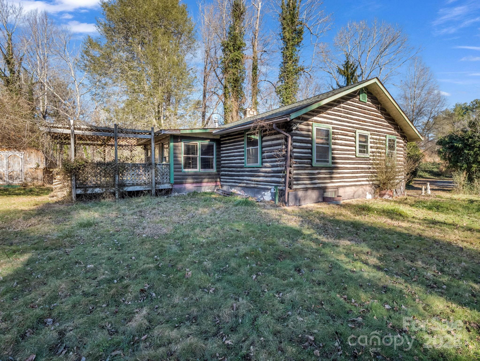 541 Broadway Street — Hendersonville