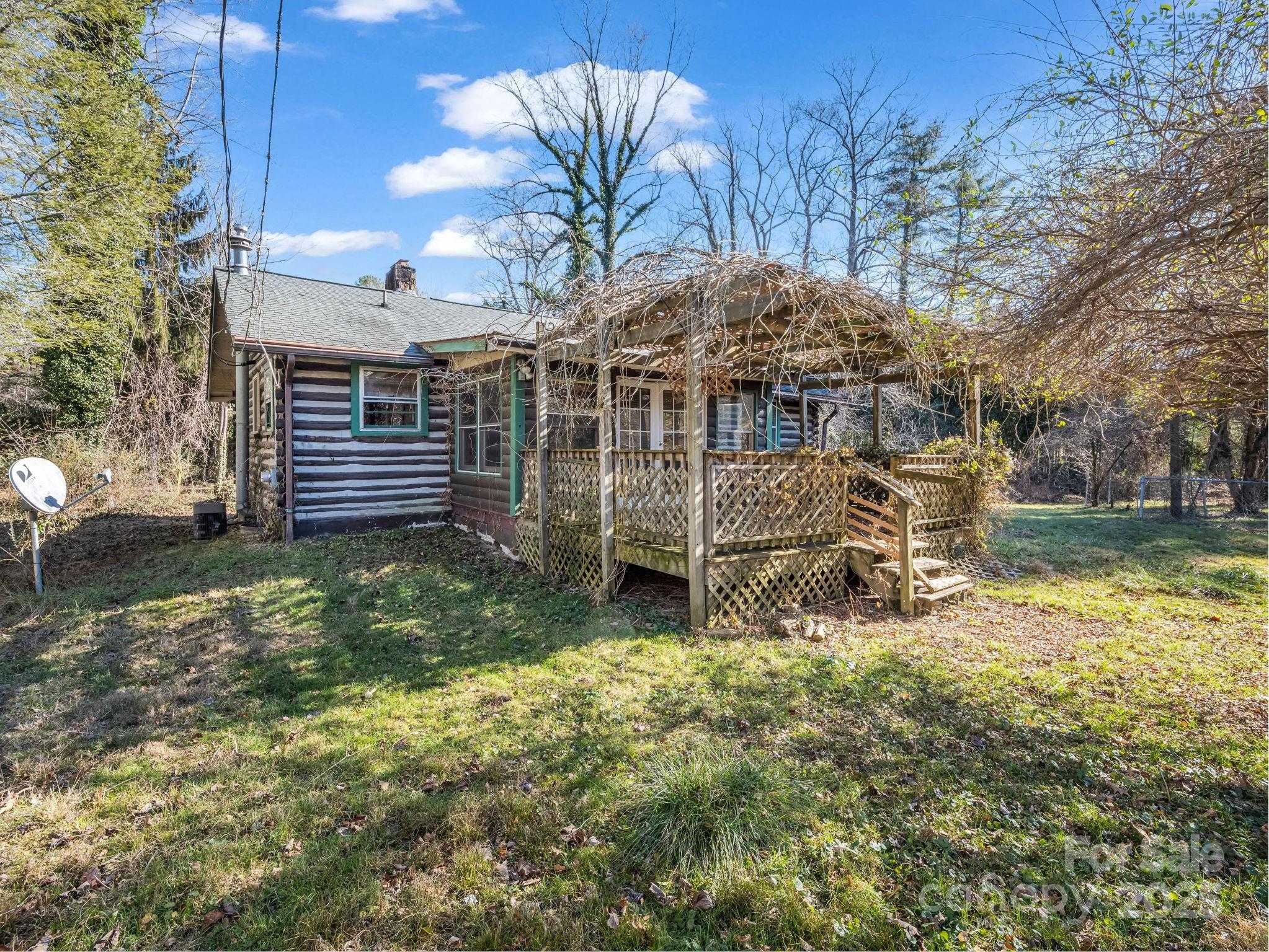 541 Broadway Street — Hendersonville