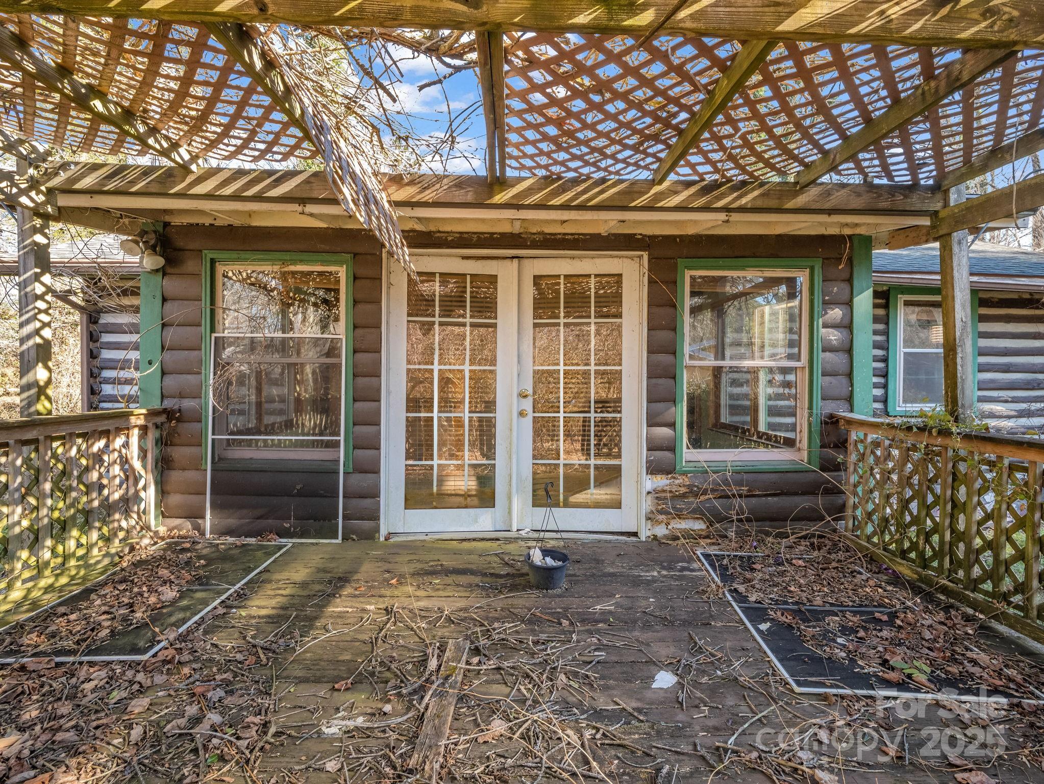 541 Broadway Street — Hendersonville