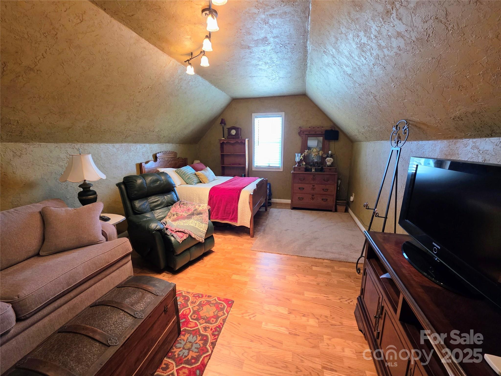 1855 Jetton Drive — Vale