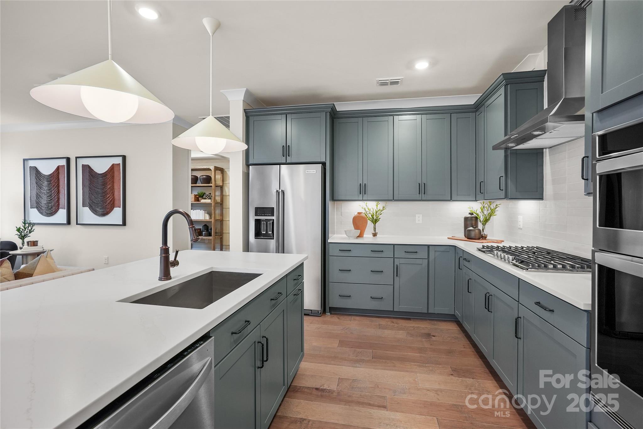 906 Kinship Drive — Lancaster