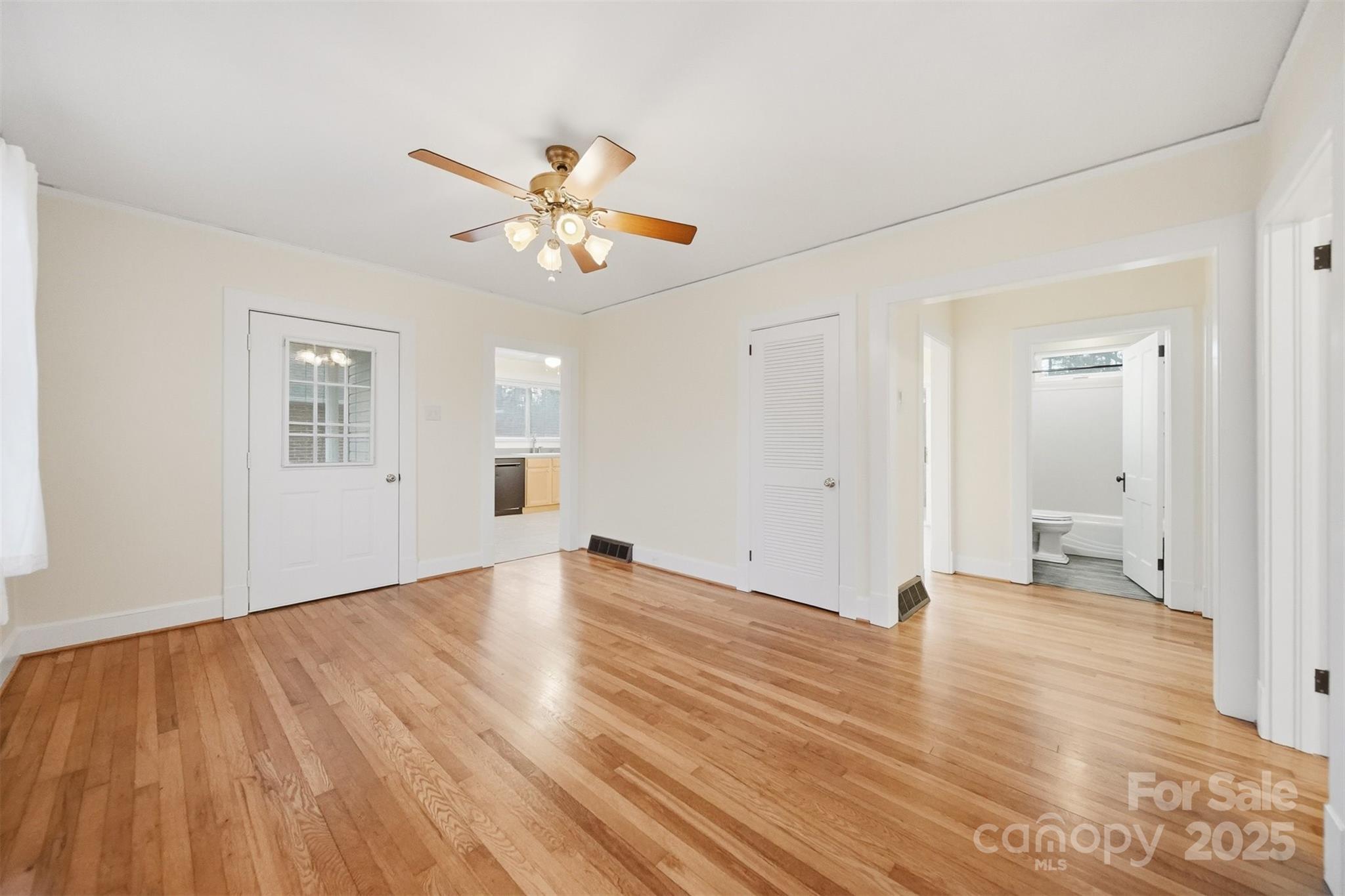 3 Enka Oak Street — Candler