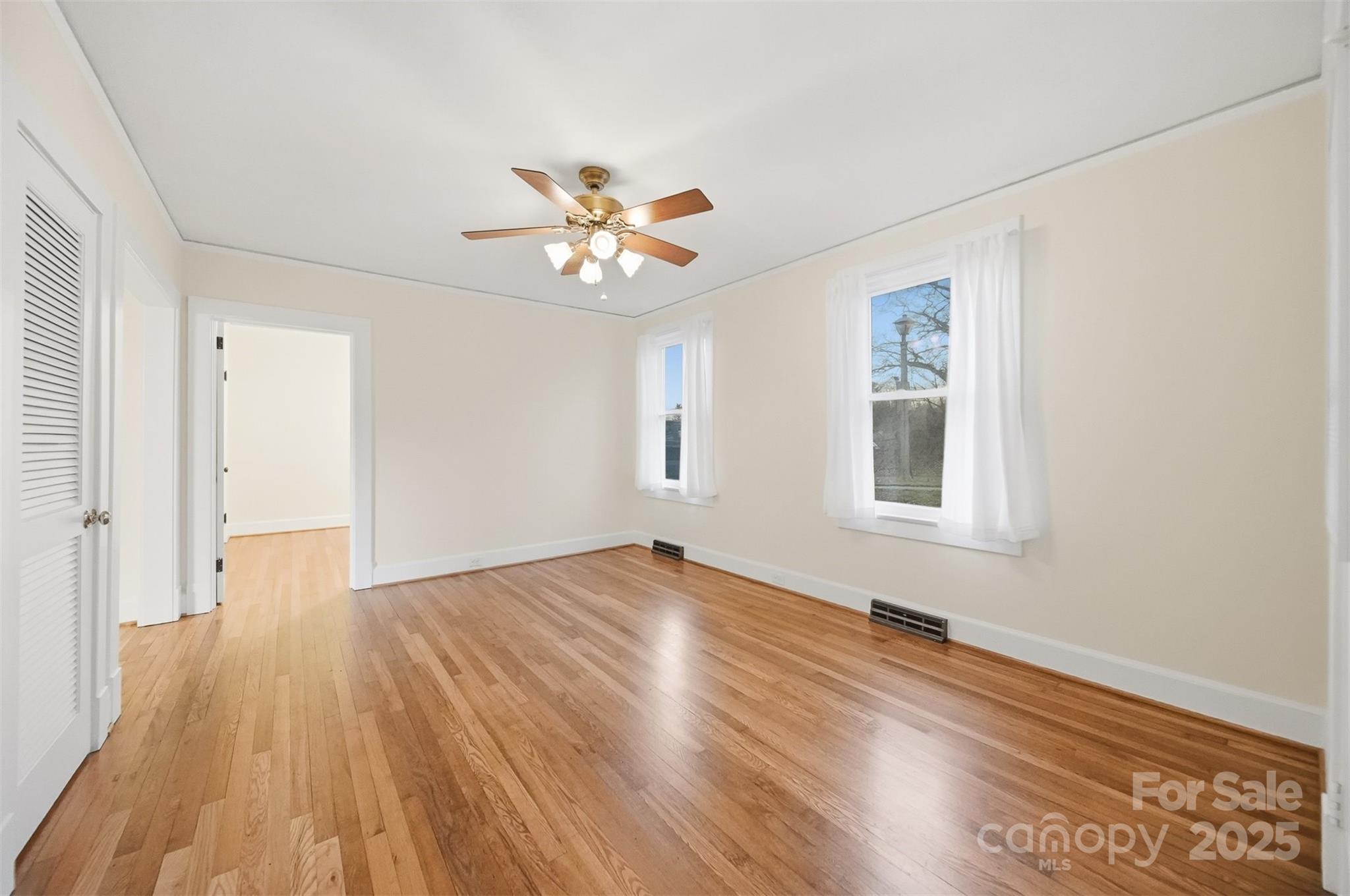 3 Enka Oak Street — Candler
