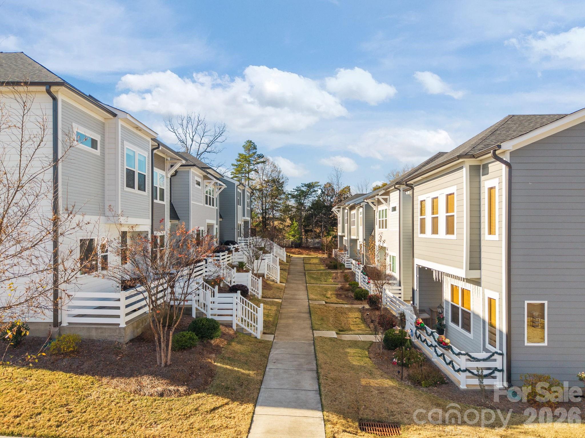 915 Kinsey Alley — Charlotte