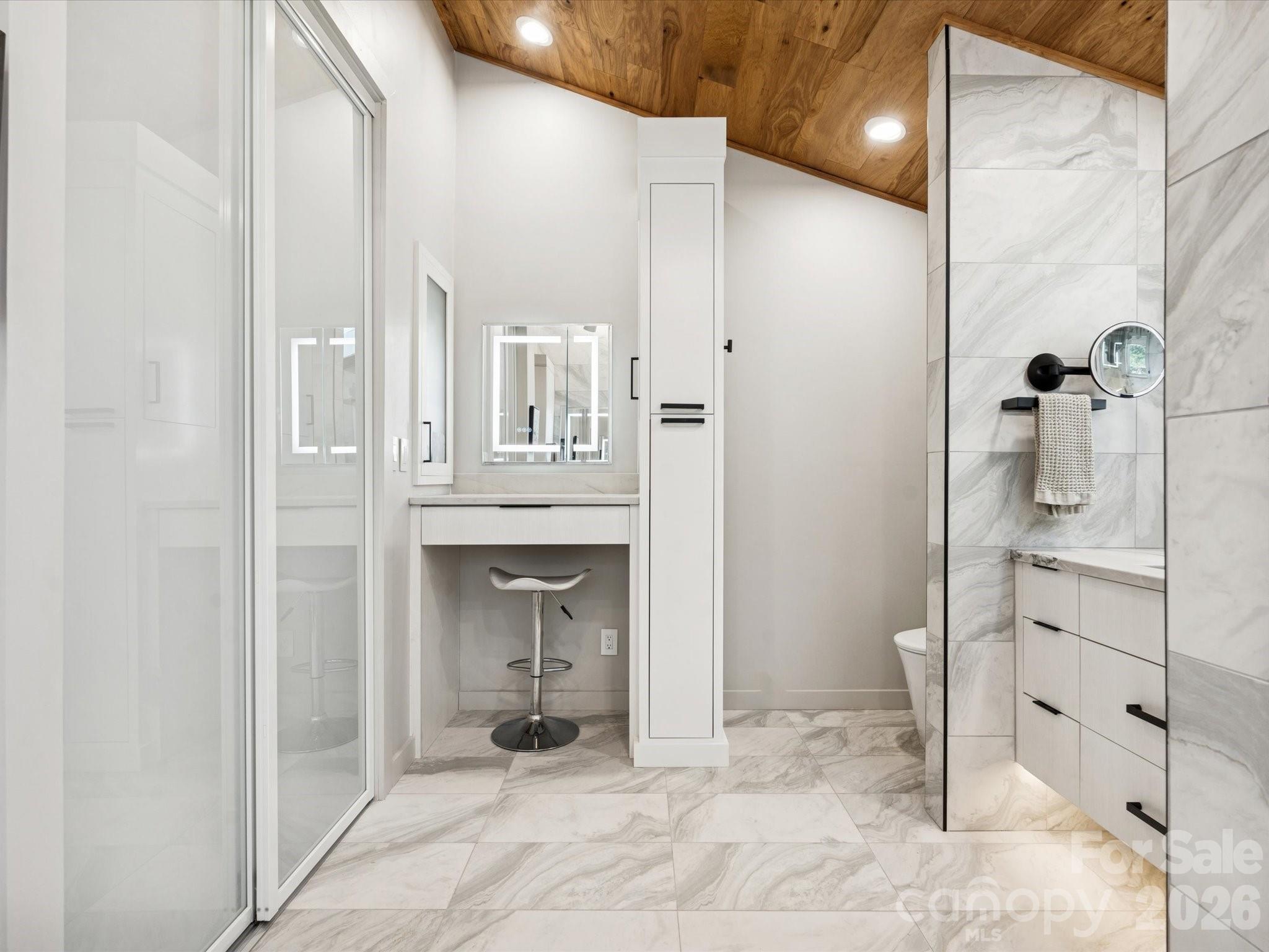438 Country Club Acres Drive — Shelby