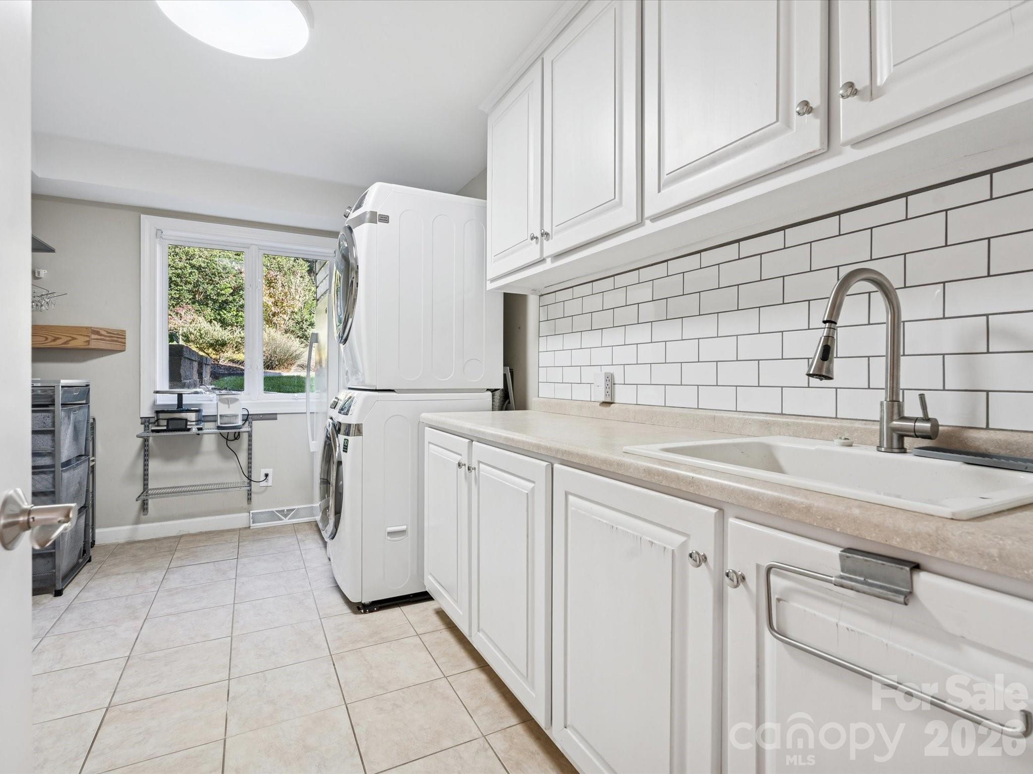 438 Country Club Acres Drive — Shelby