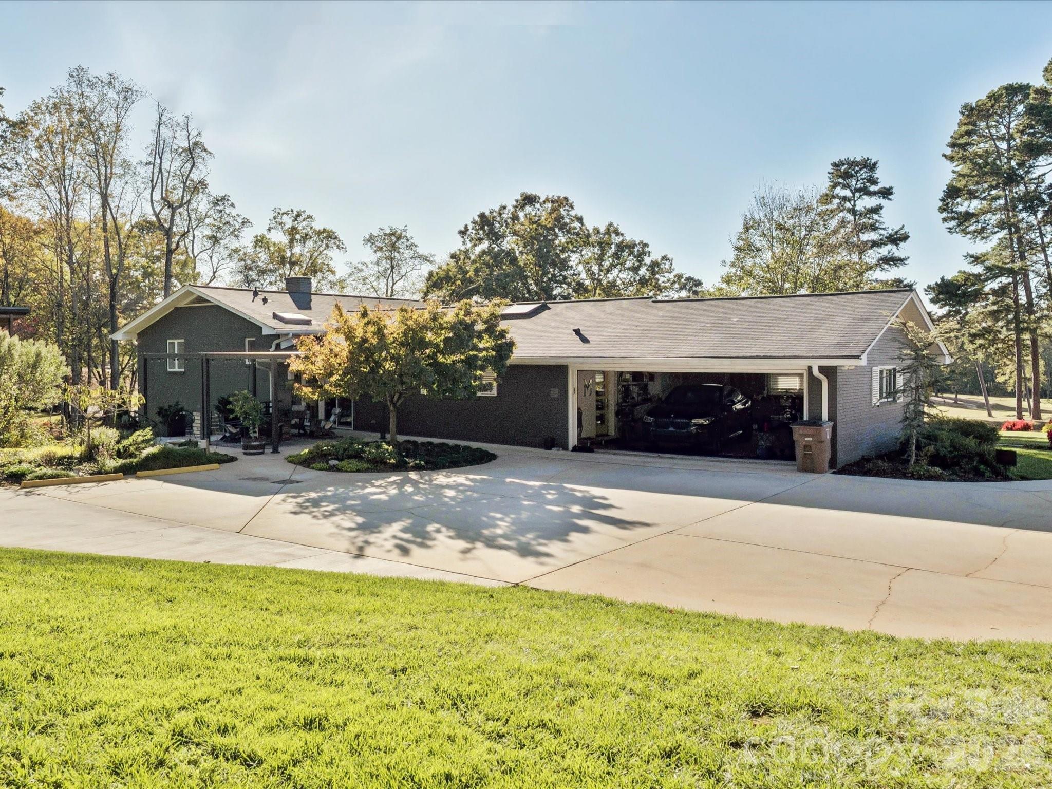 438 Country Club Acres Drive — Shelby