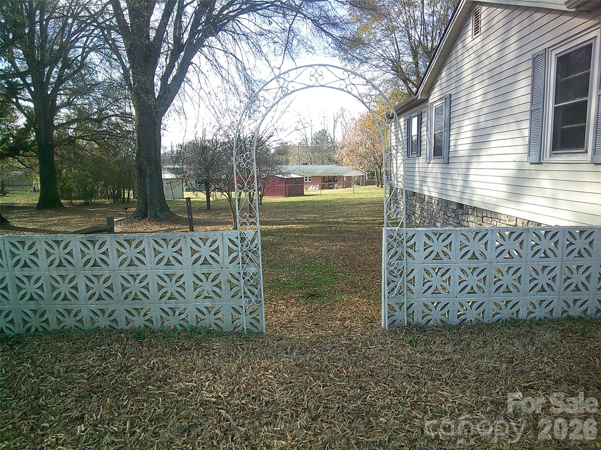 1303 W Dixon Boulevard — Shelby