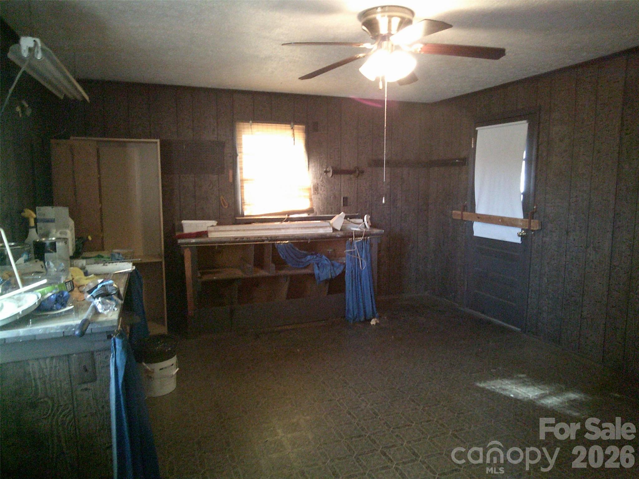 1303 W Dixon Boulevard — Shelby