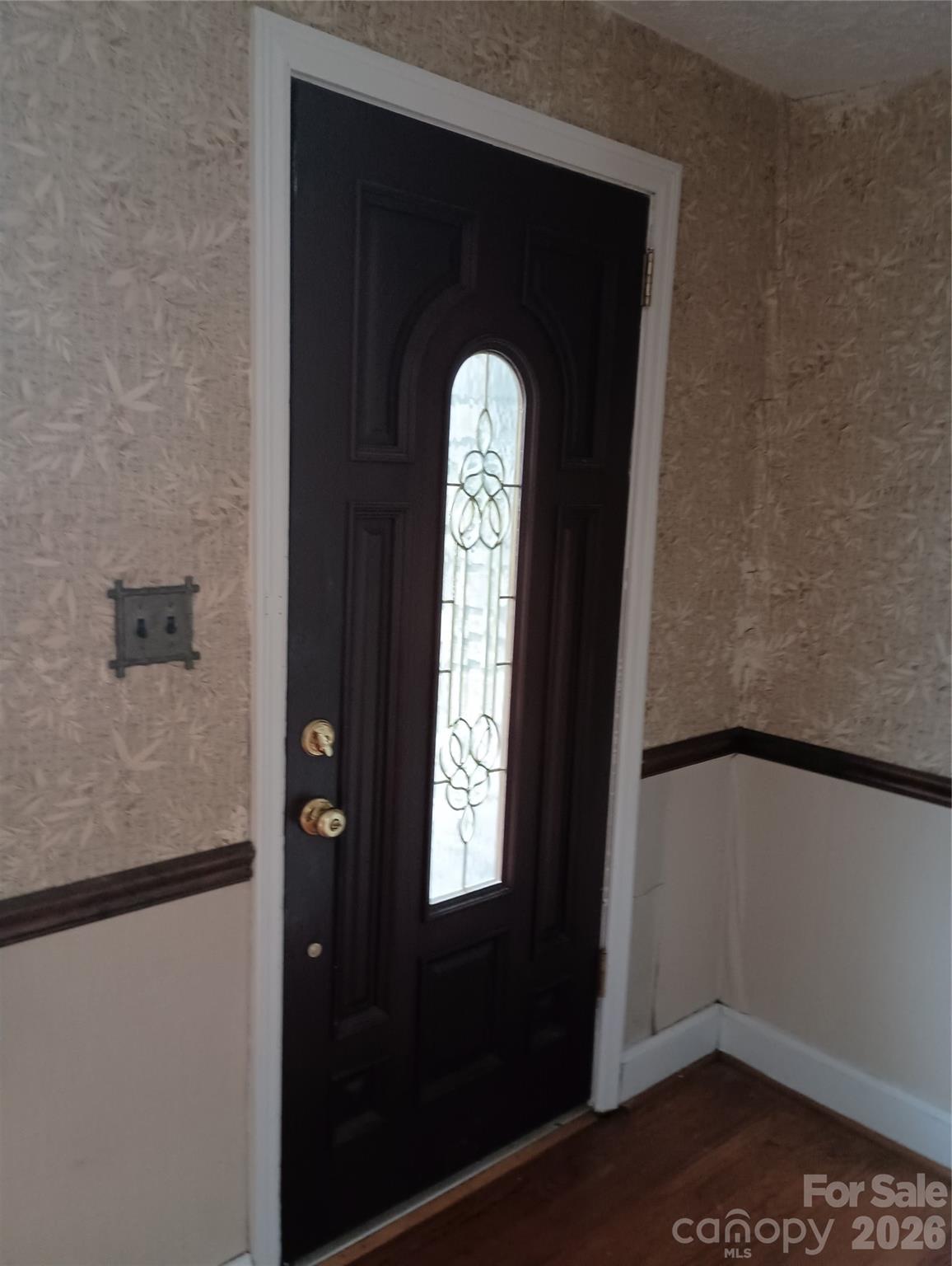 1303 W Dixon Boulevard — Shelby