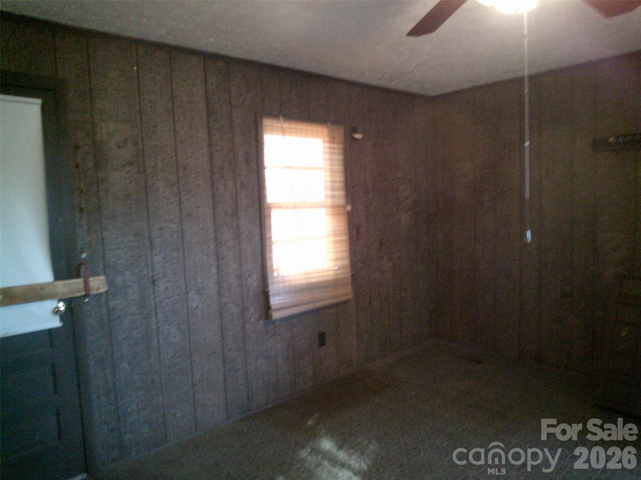 1303 W Dixon Boulevard — Shelby
