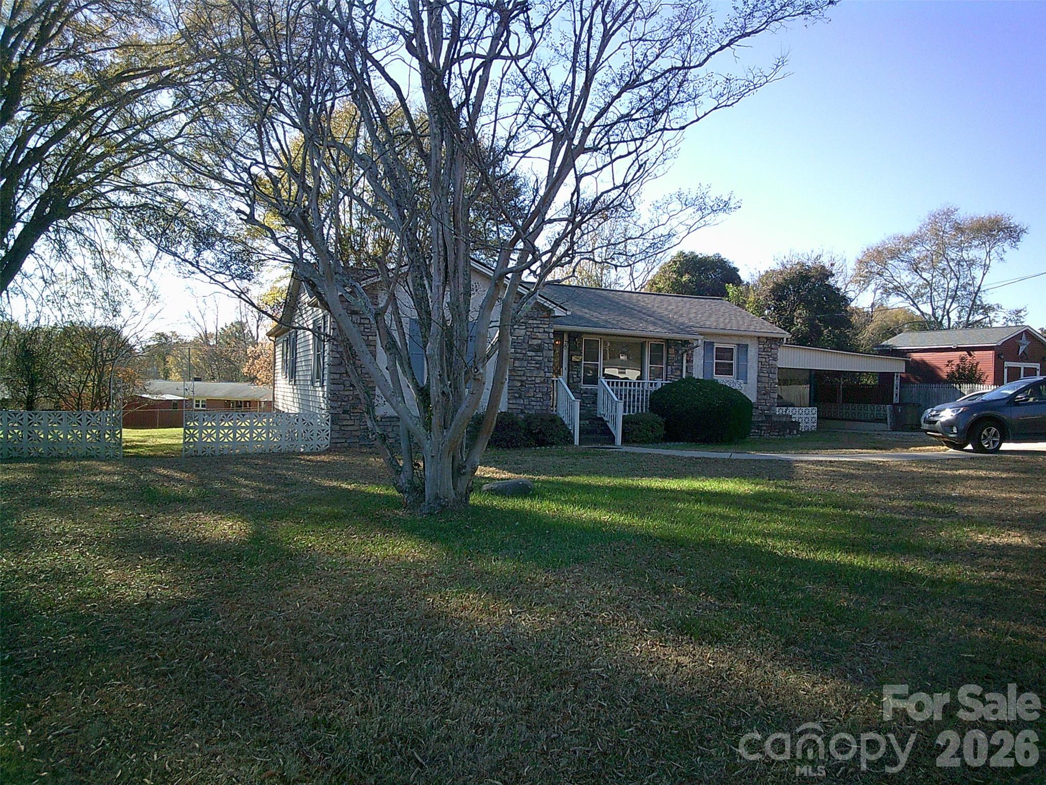 1303 W Dixon Boulevard — Shelby