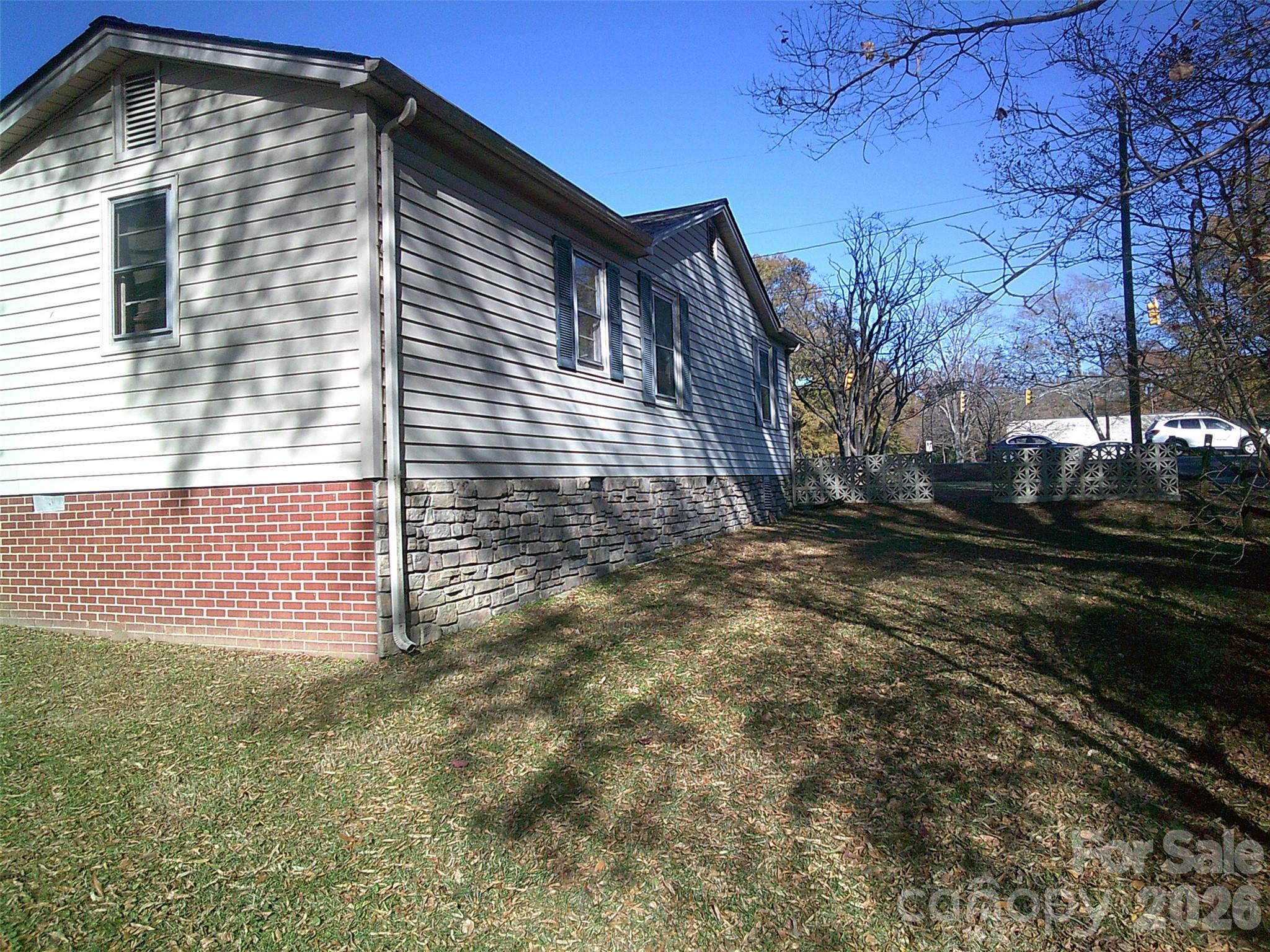 1303 W Dixon Boulevard — Shelby