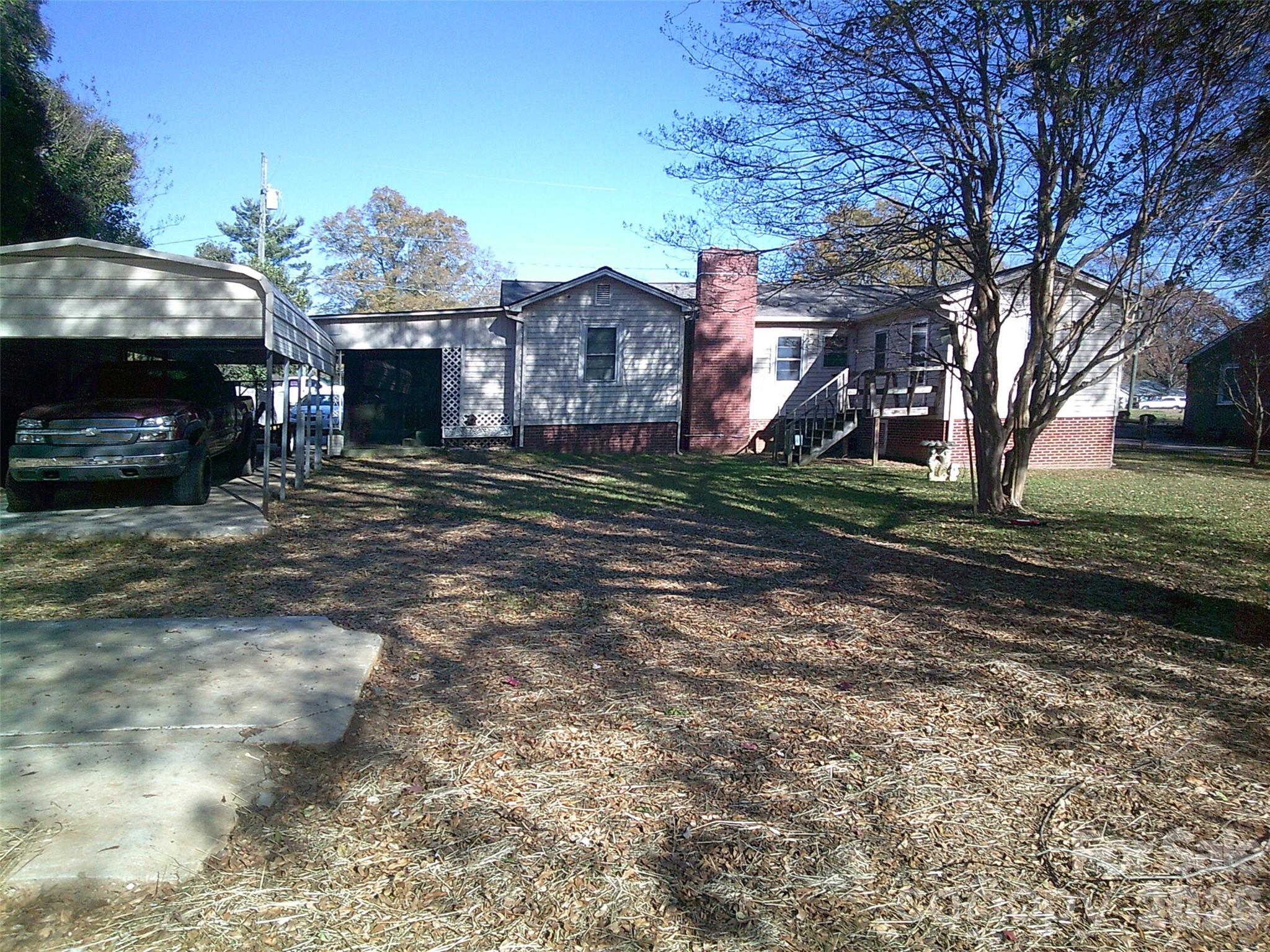 1303 W Dixon Boulevard — Shelby