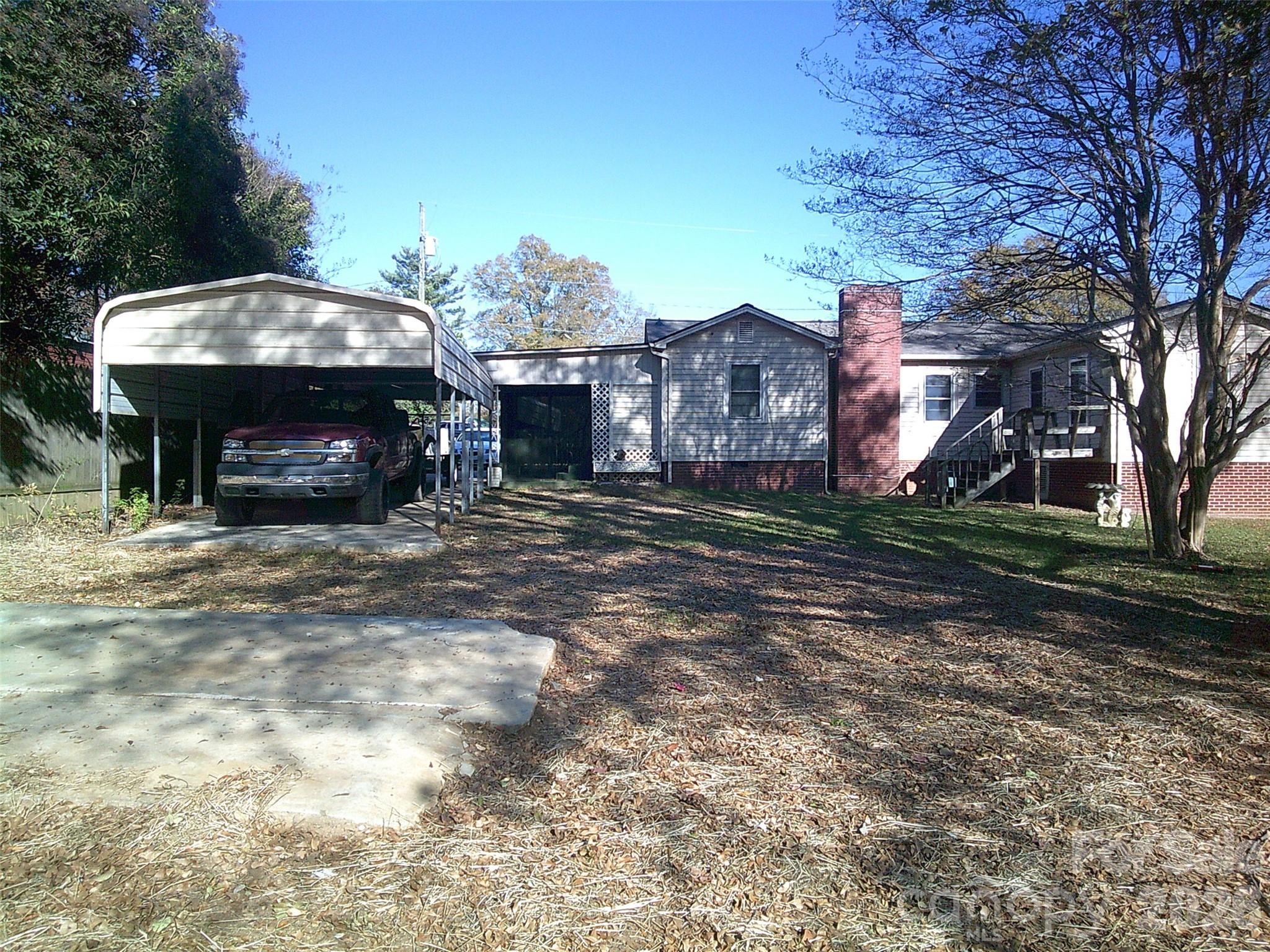 1303 W Dixon Boulevard — Shelby
