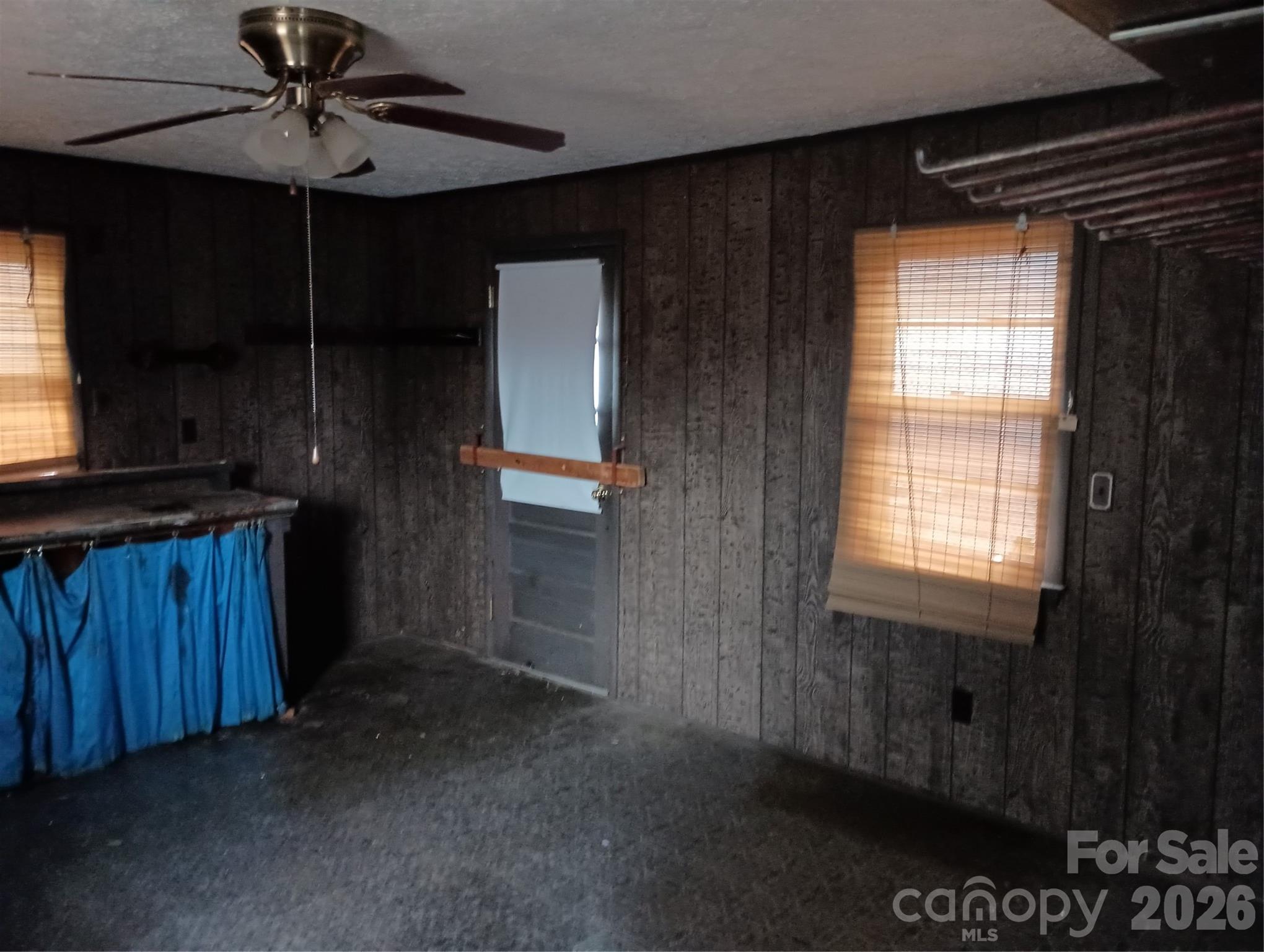 1303 W Dixon Boulevard — Shelby