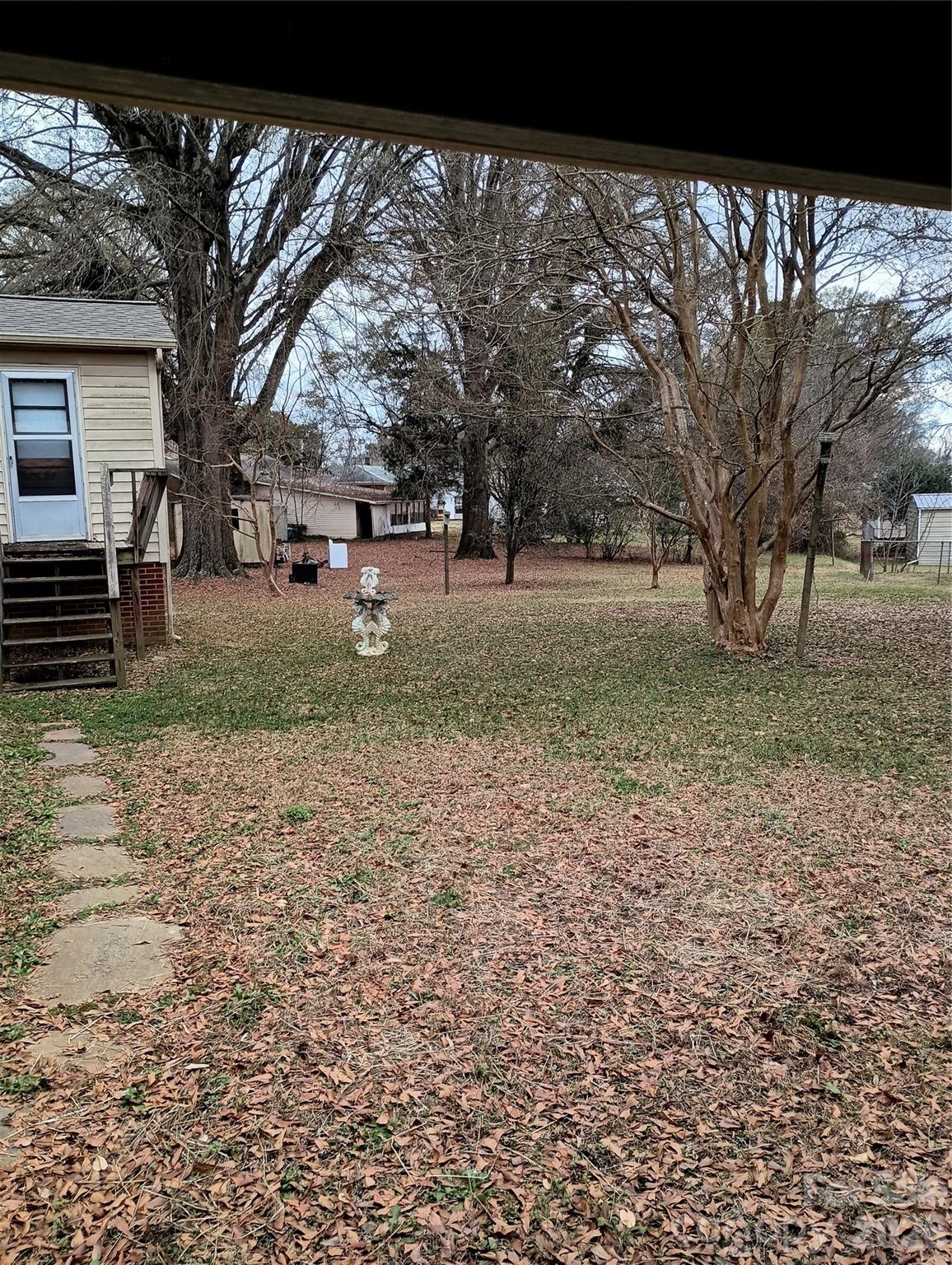 1303 W Dixon Boulevard — Shelby