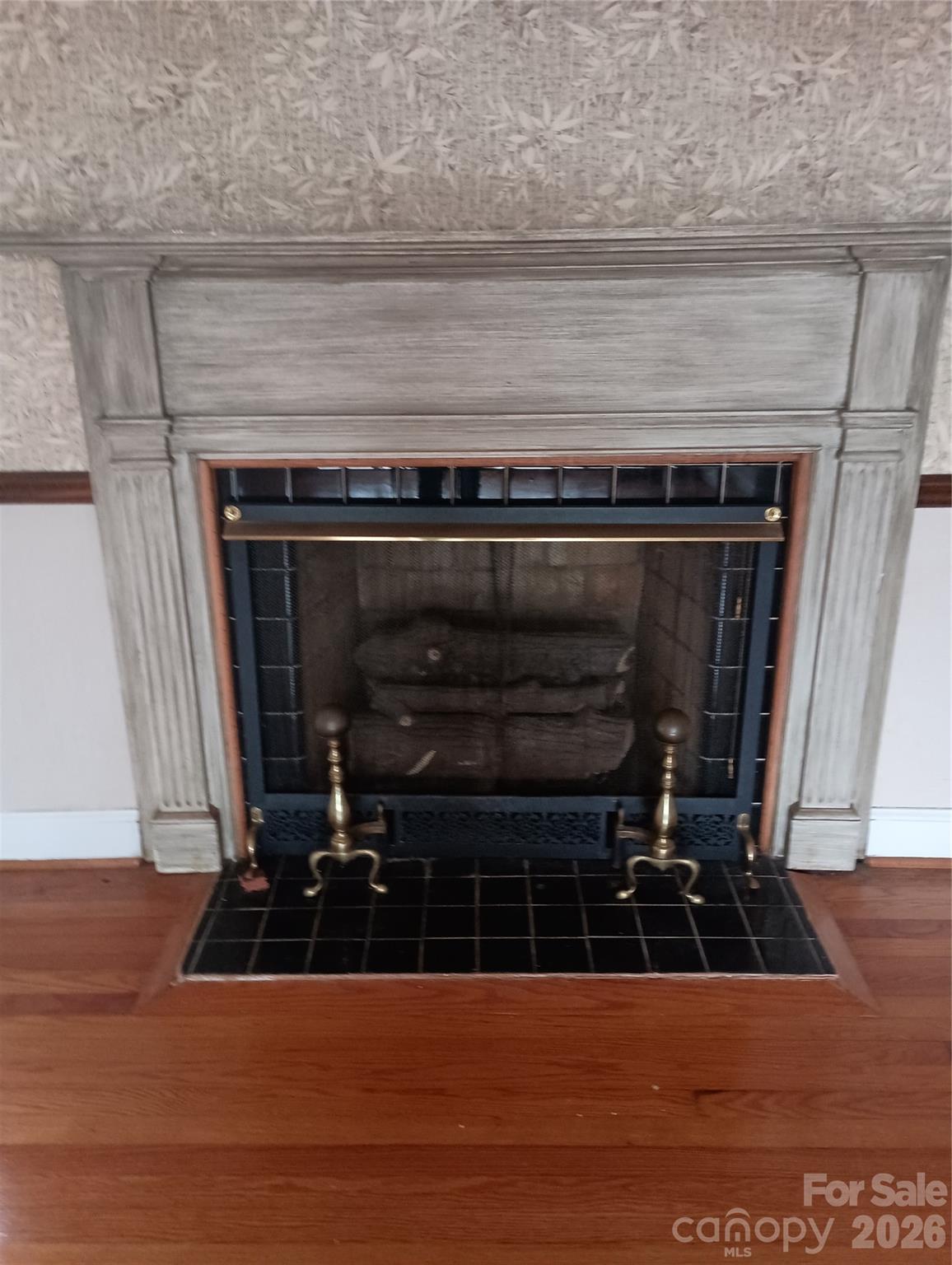 1303 W Dixon Boulevard — Shelby