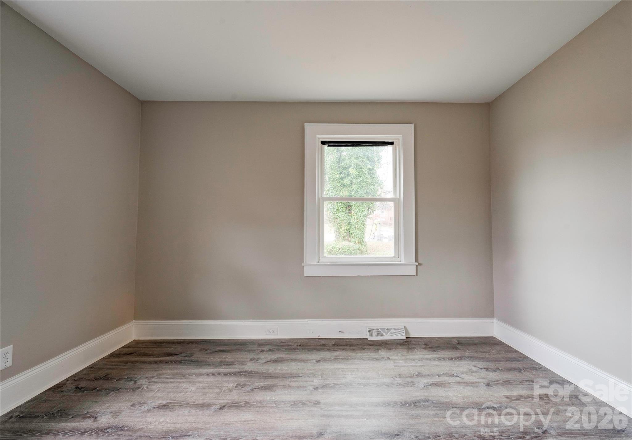 704 Earl Road — Shelby