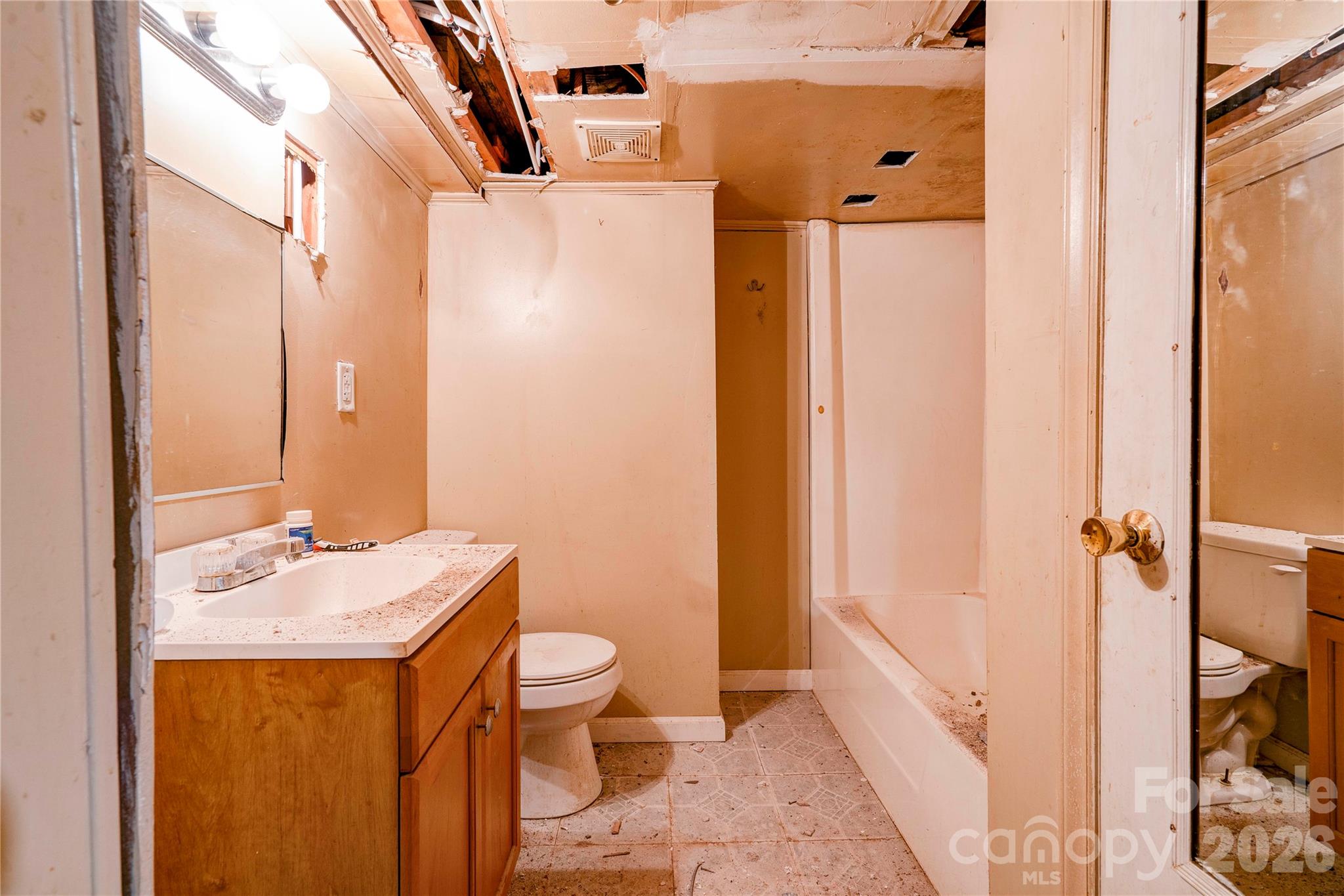 704 Earl Road — Shelby