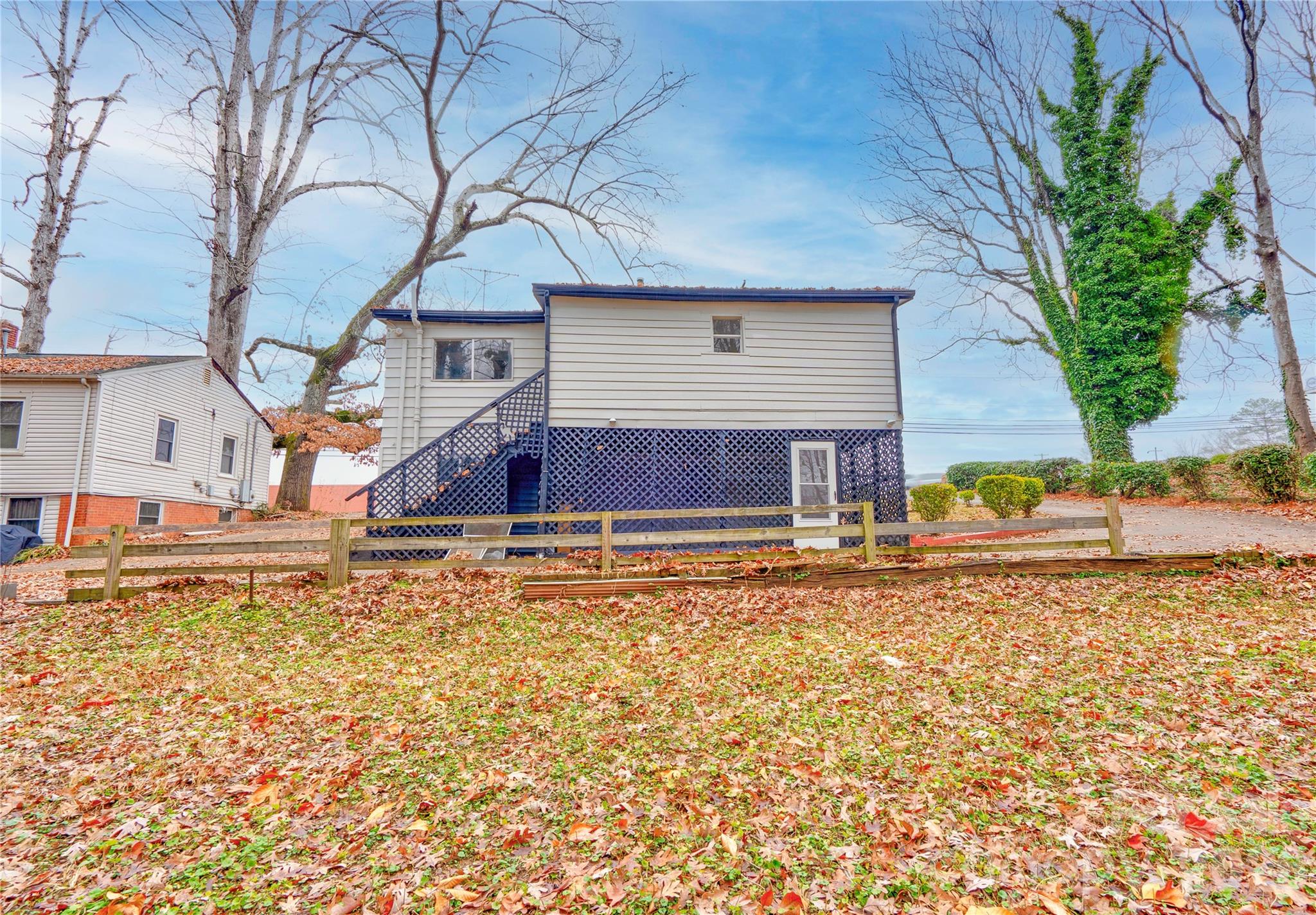 704 Earl Road — Shelby