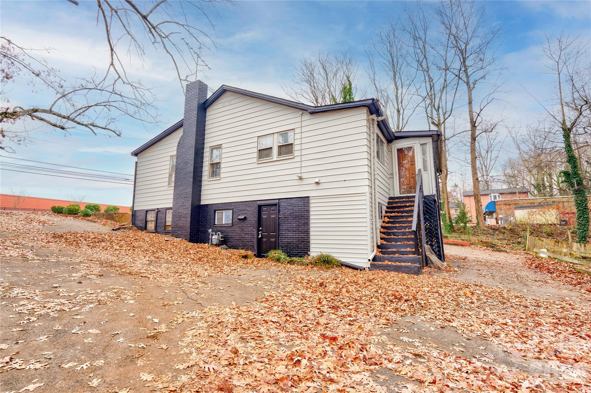 704 Earl Road — Shelby