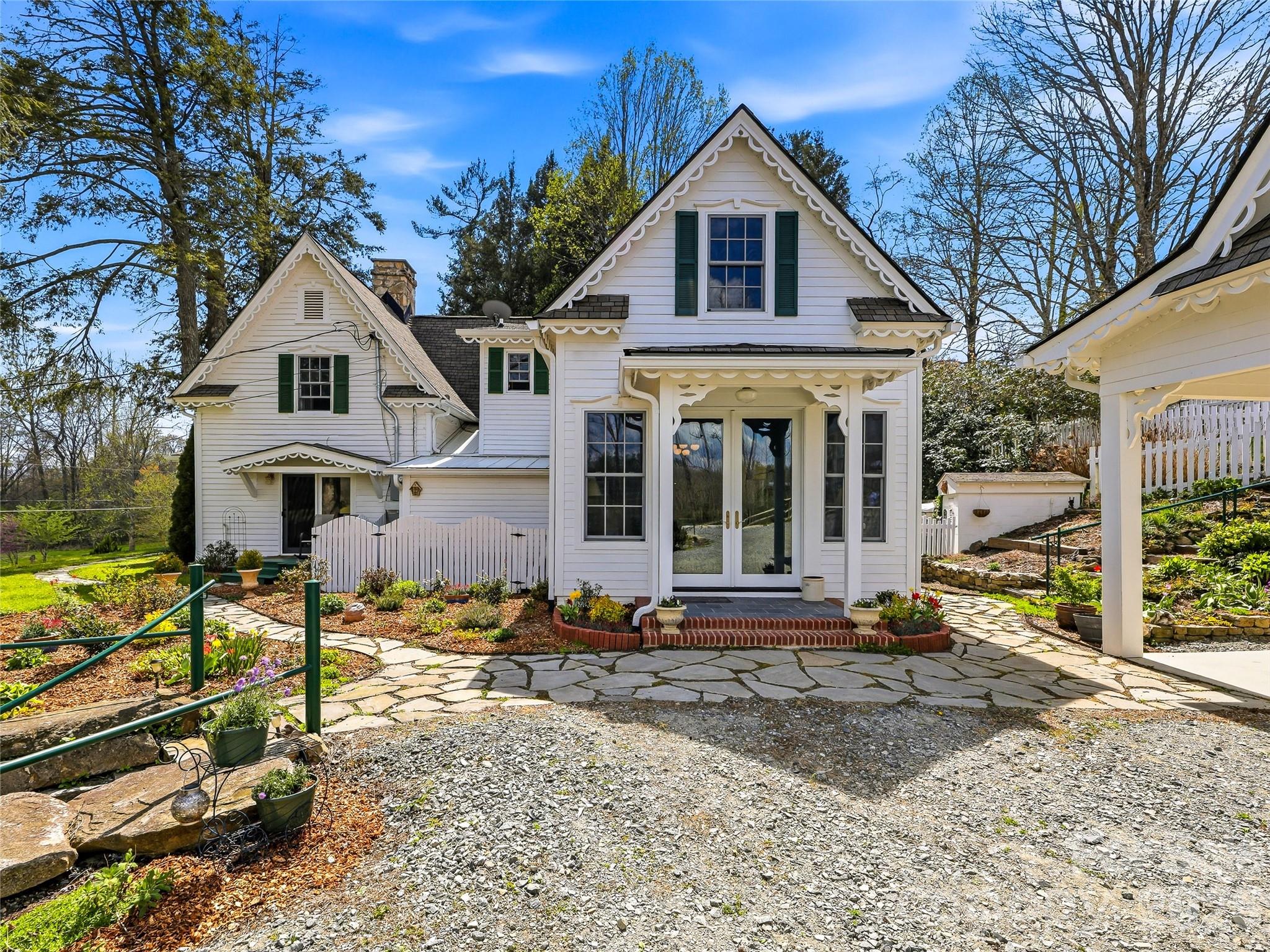 90 Woody Farm Drive — Pisgah Forest