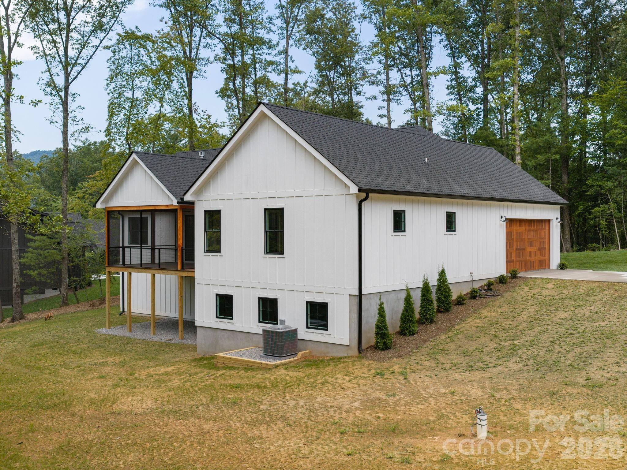 20 Nature Walk Lane — Hendersonville