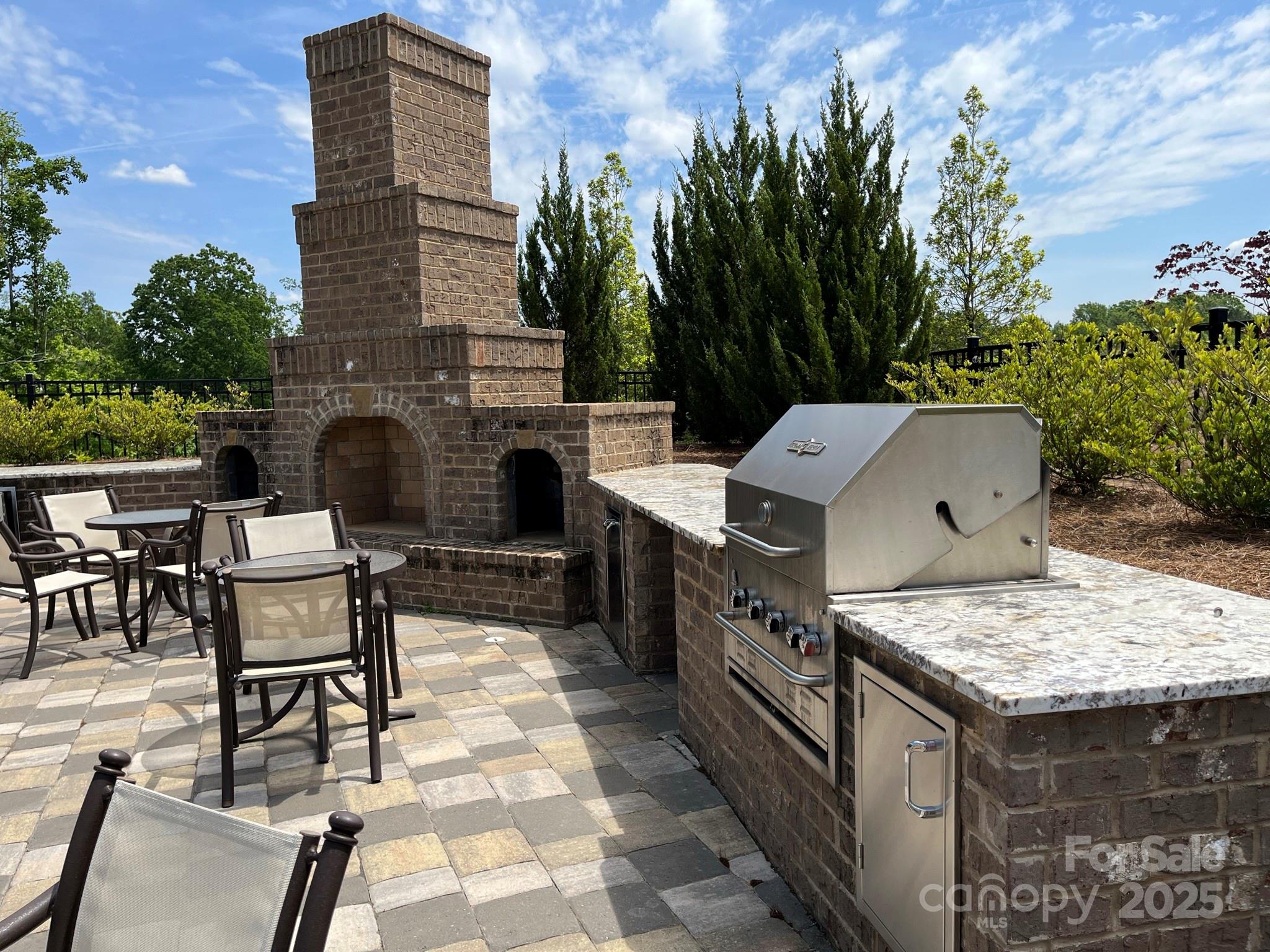 4225 Honey Locust Drive — Charlotte