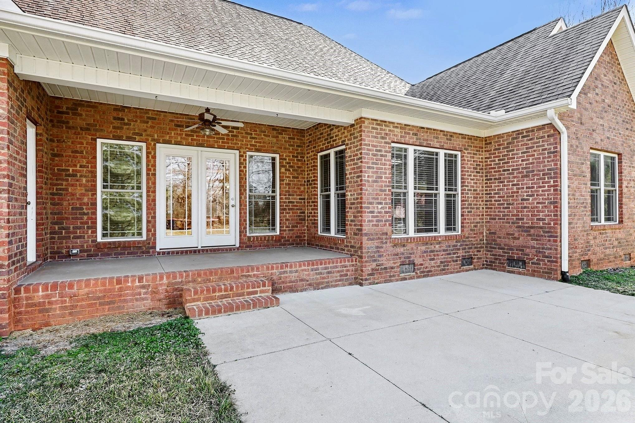 170 Saint James Way — Salisbury