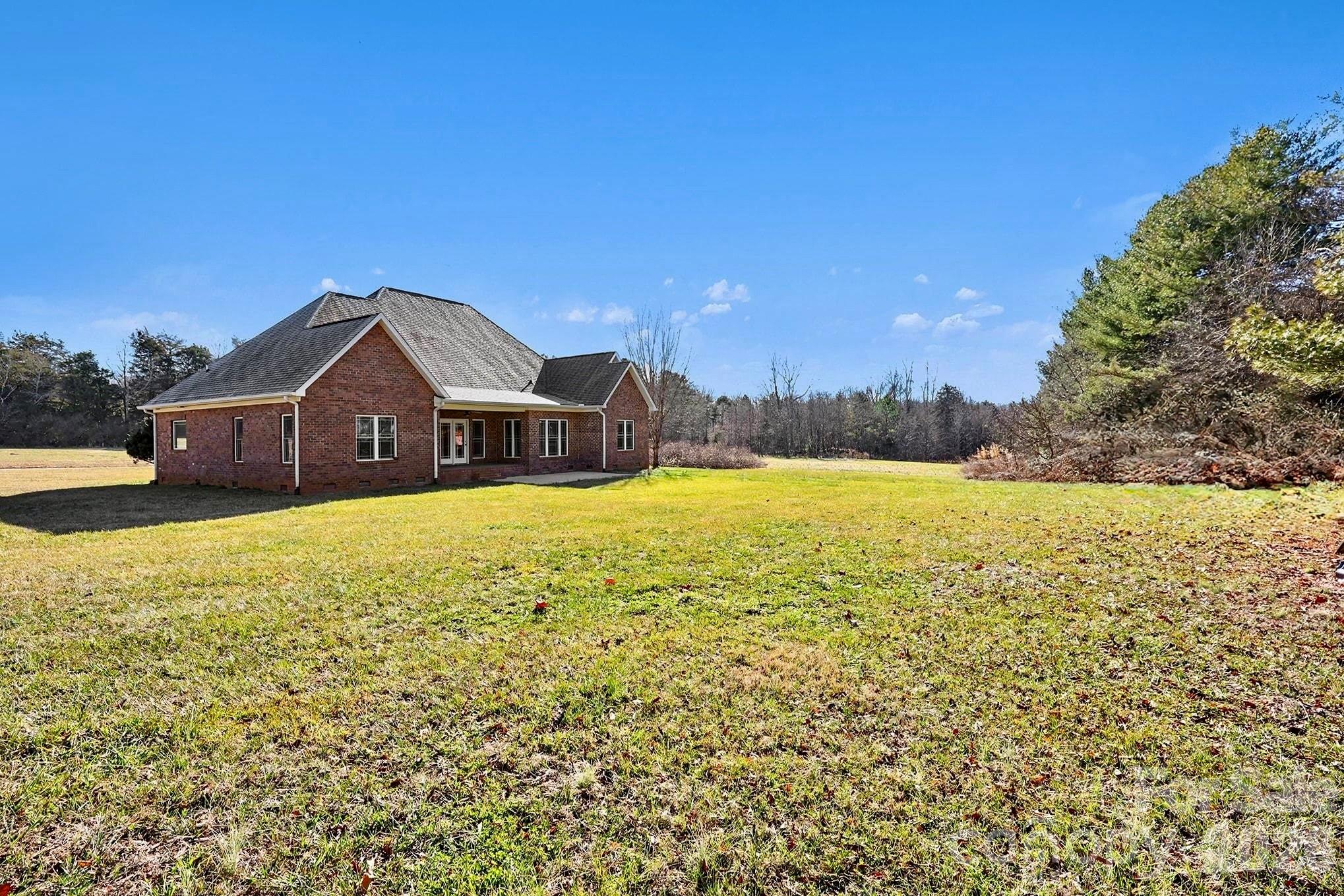 170 Saint James Way — Salisbury