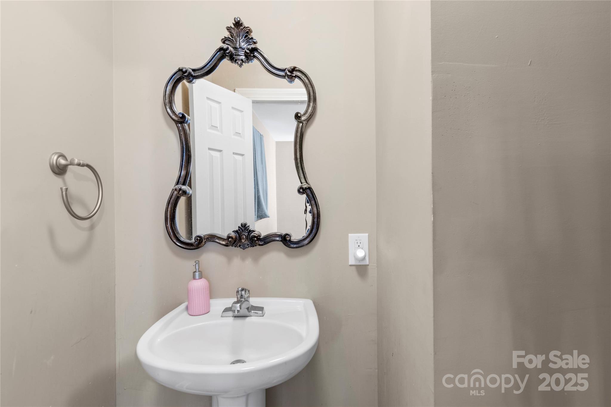 133 South Street #99 — Elkin