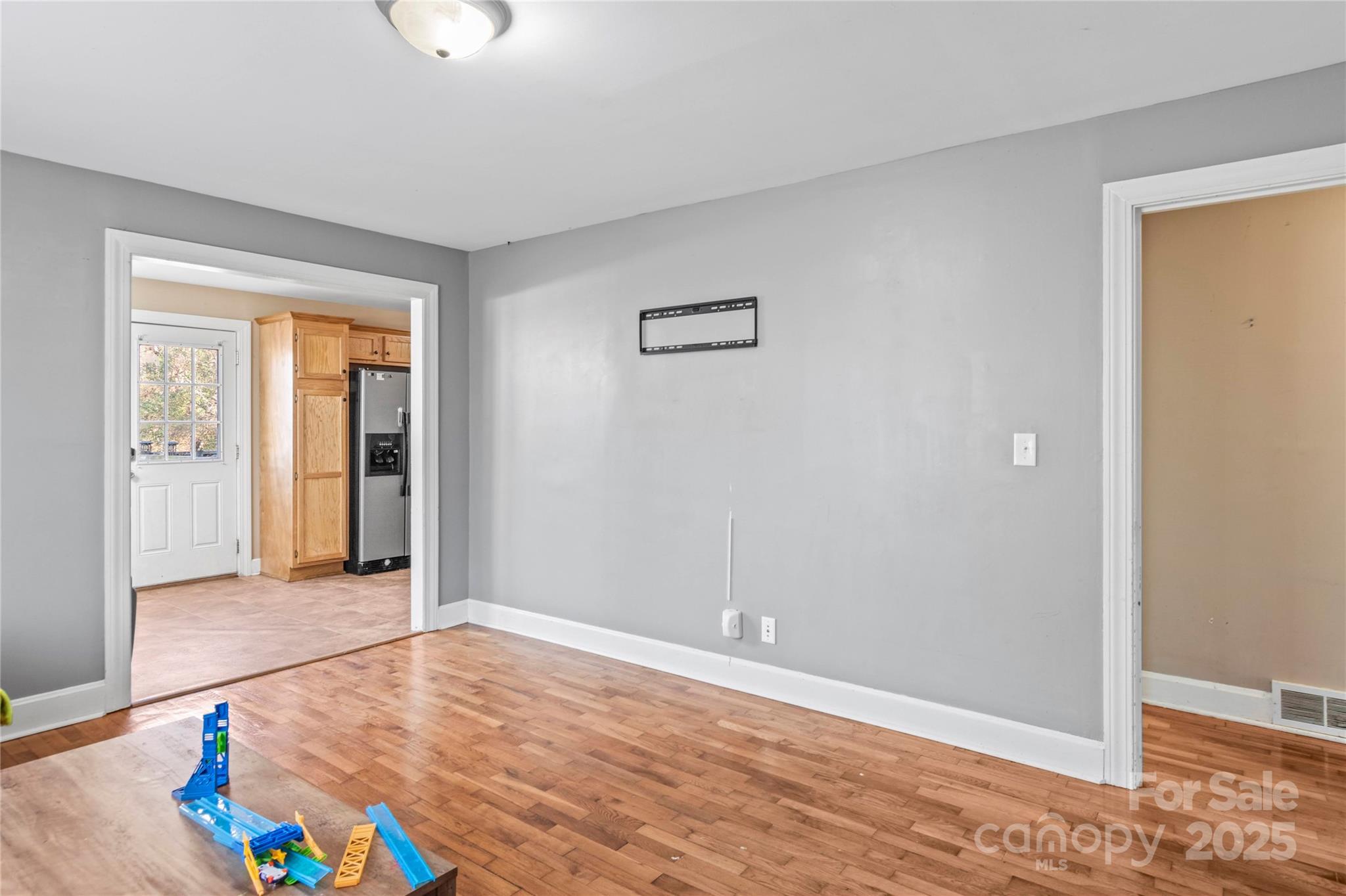 133 South Street #99 — Elkin