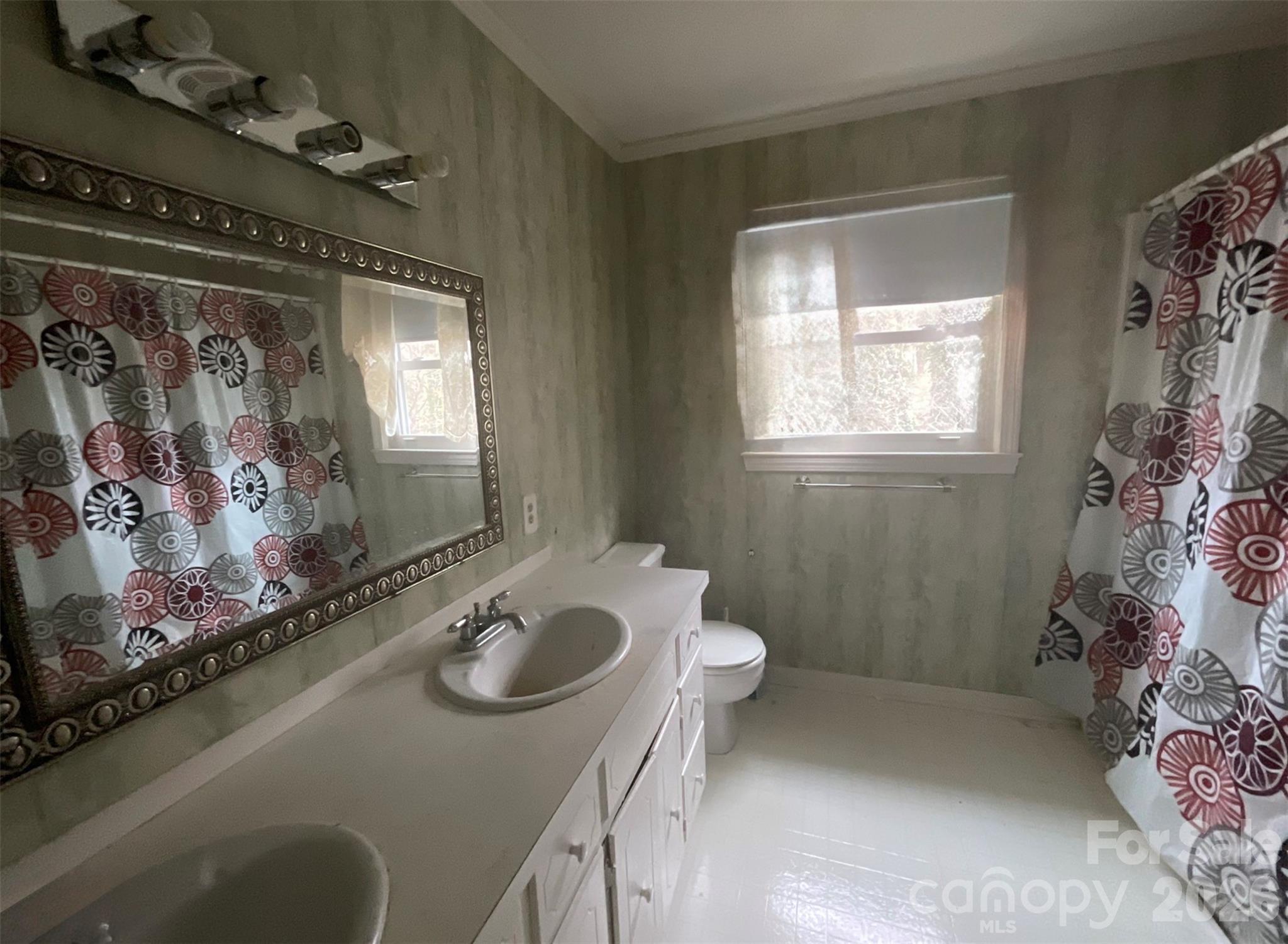 822 Westminster Circle SW — Lenoir