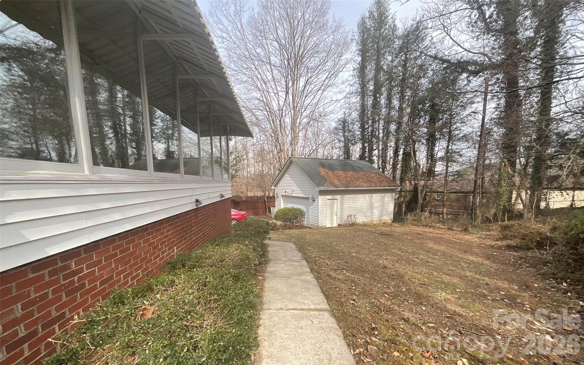 822 Westminster Circle SW — Lenoir