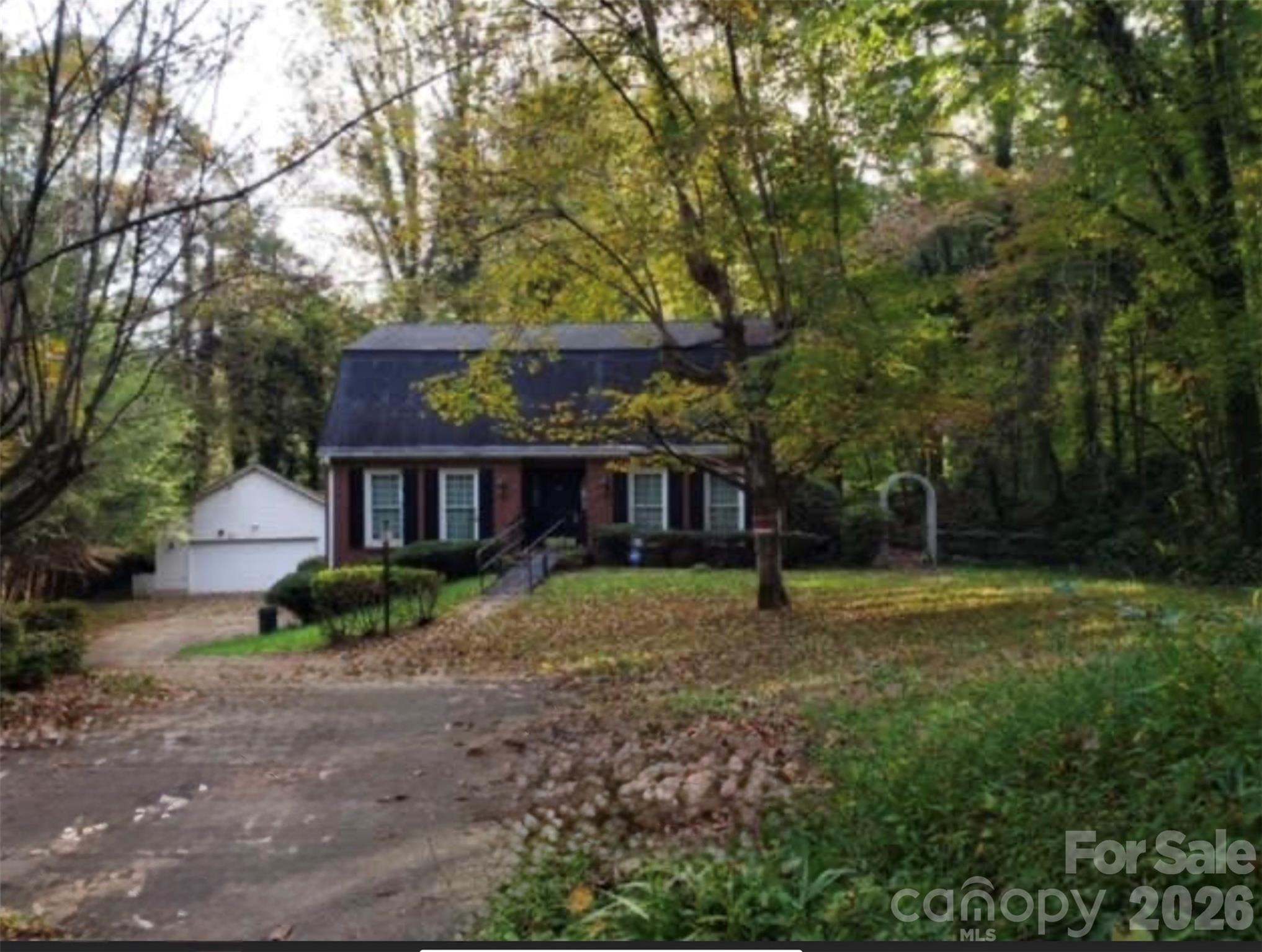 822 Westminster Circle SW — Lenoir
