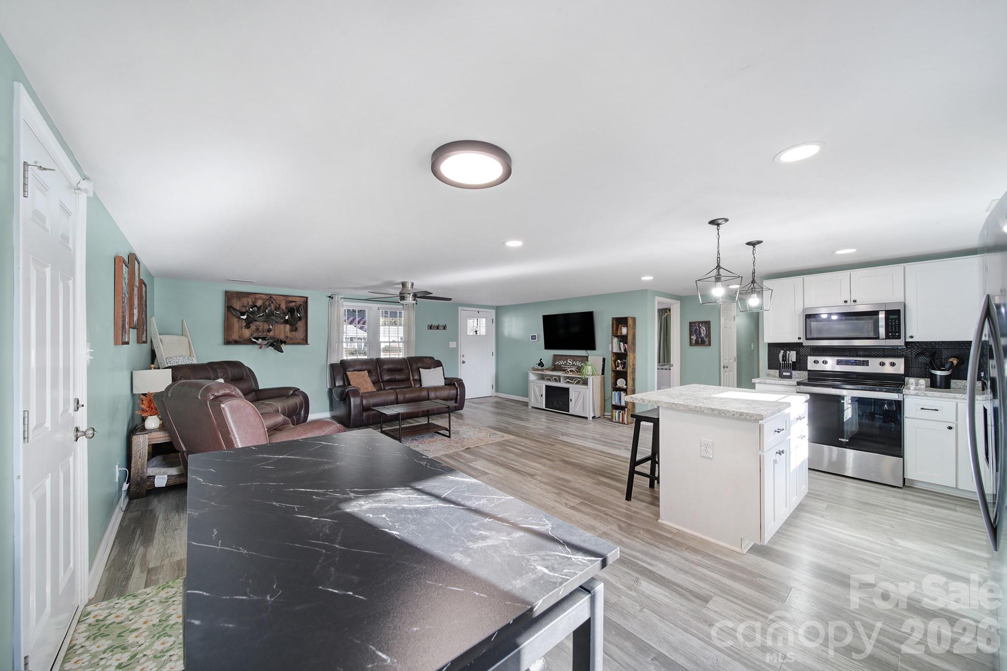 3104 Taxahaw Road — Lancaster