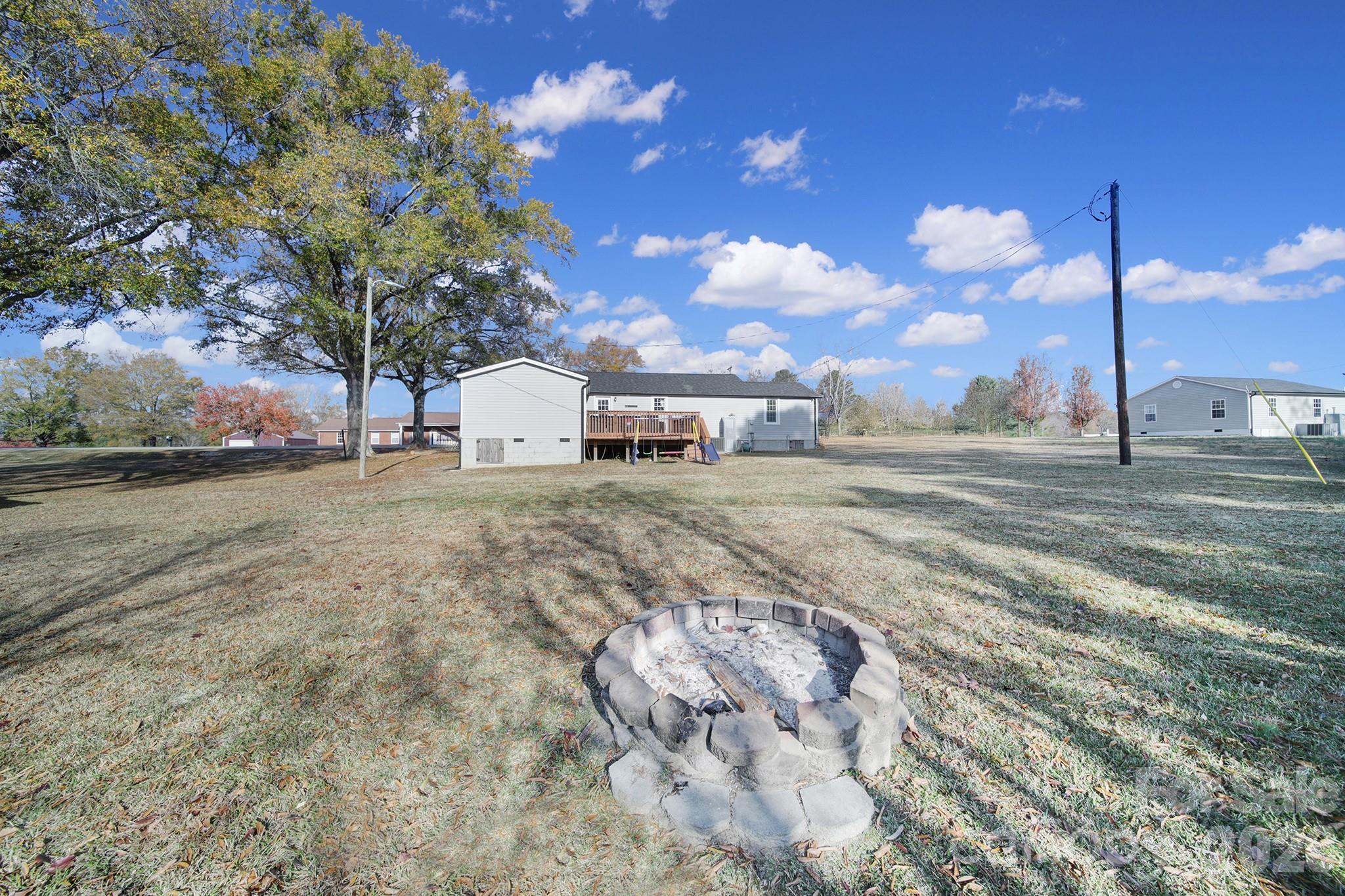 3104 Taxahaw Road — Lancaster