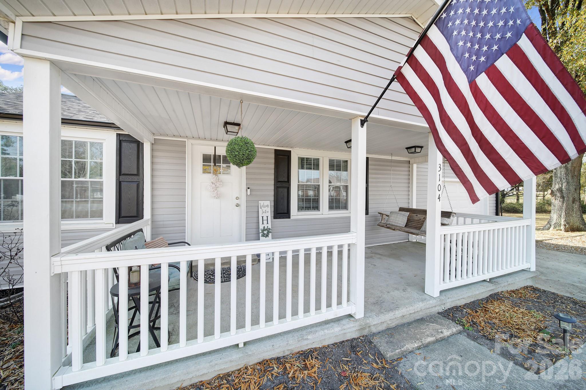 3104 Taxahaw Road — Lancaster