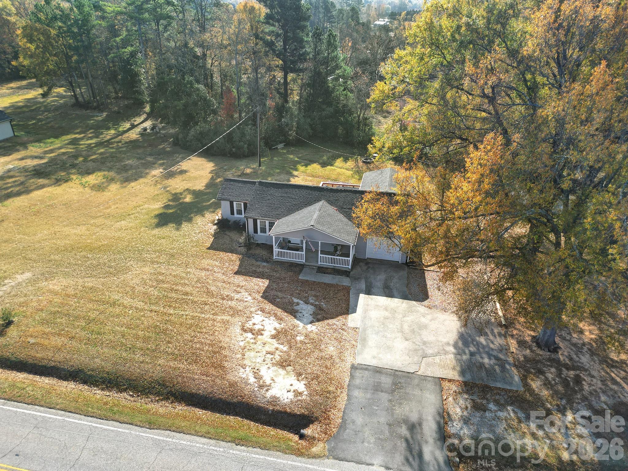 3104 Taxahaw Road — Lancaster
