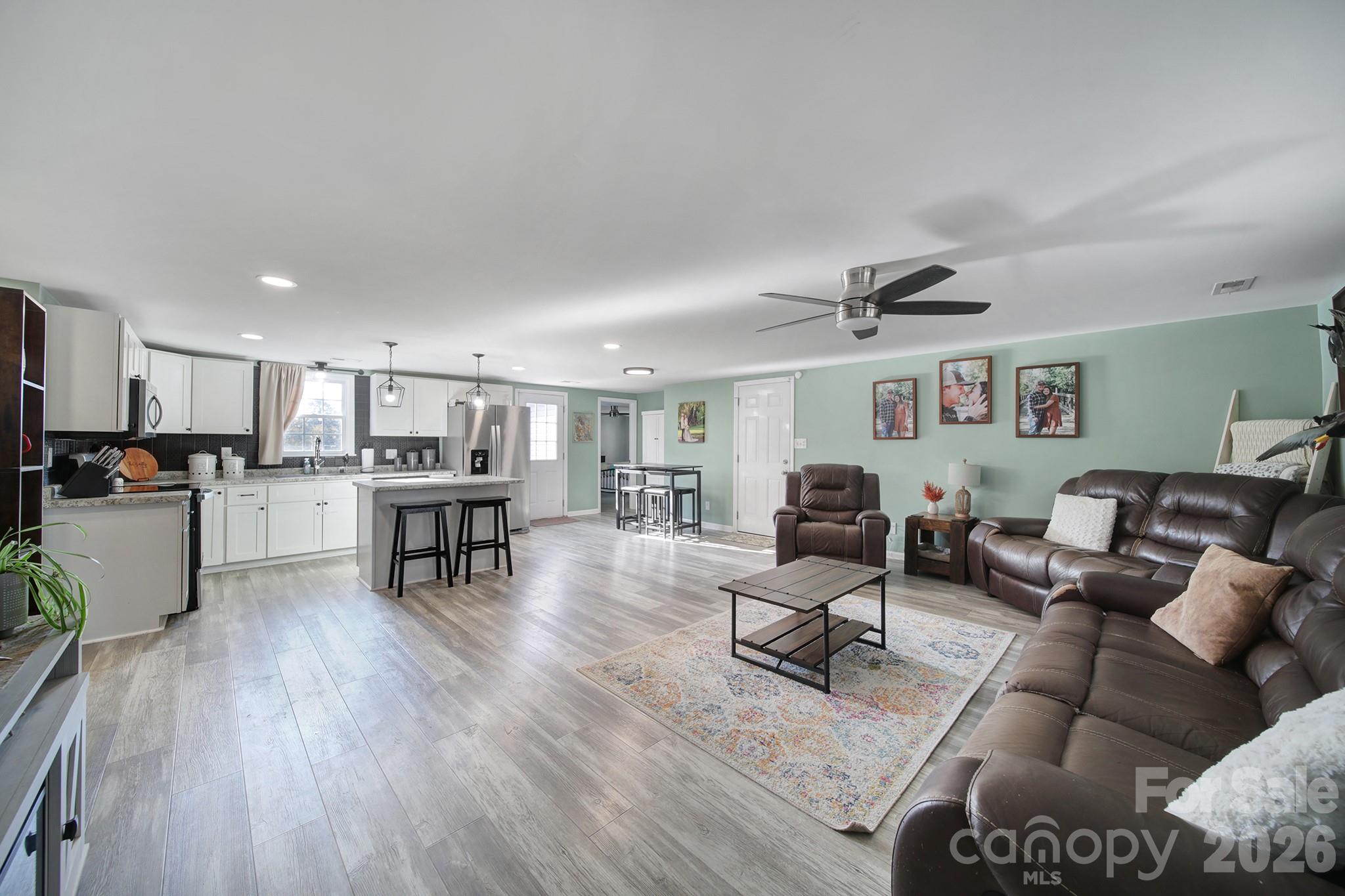 3104 Taxahaw Road — Lancaster