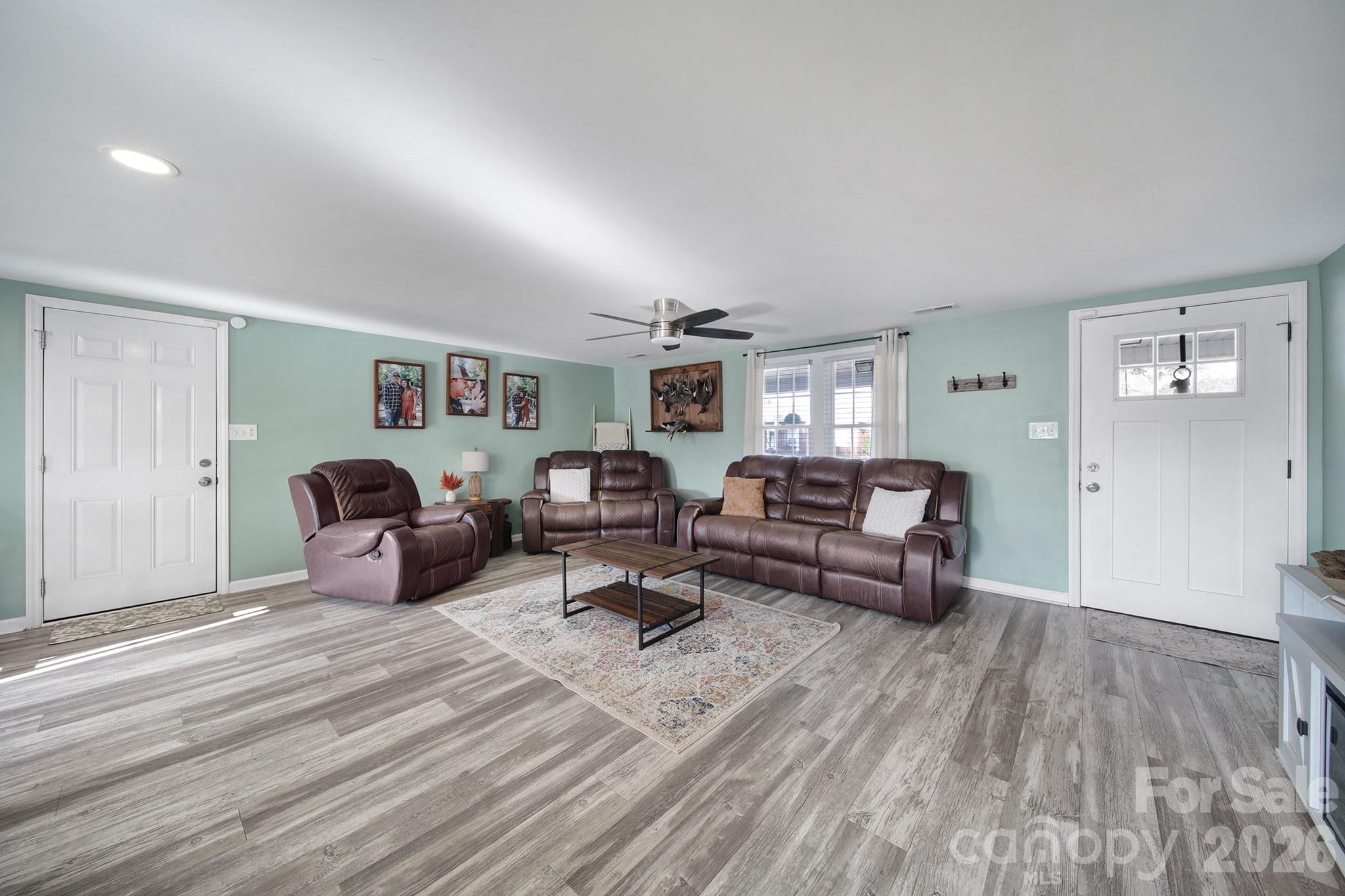 3104 Taxahaw Road — Lancaster
