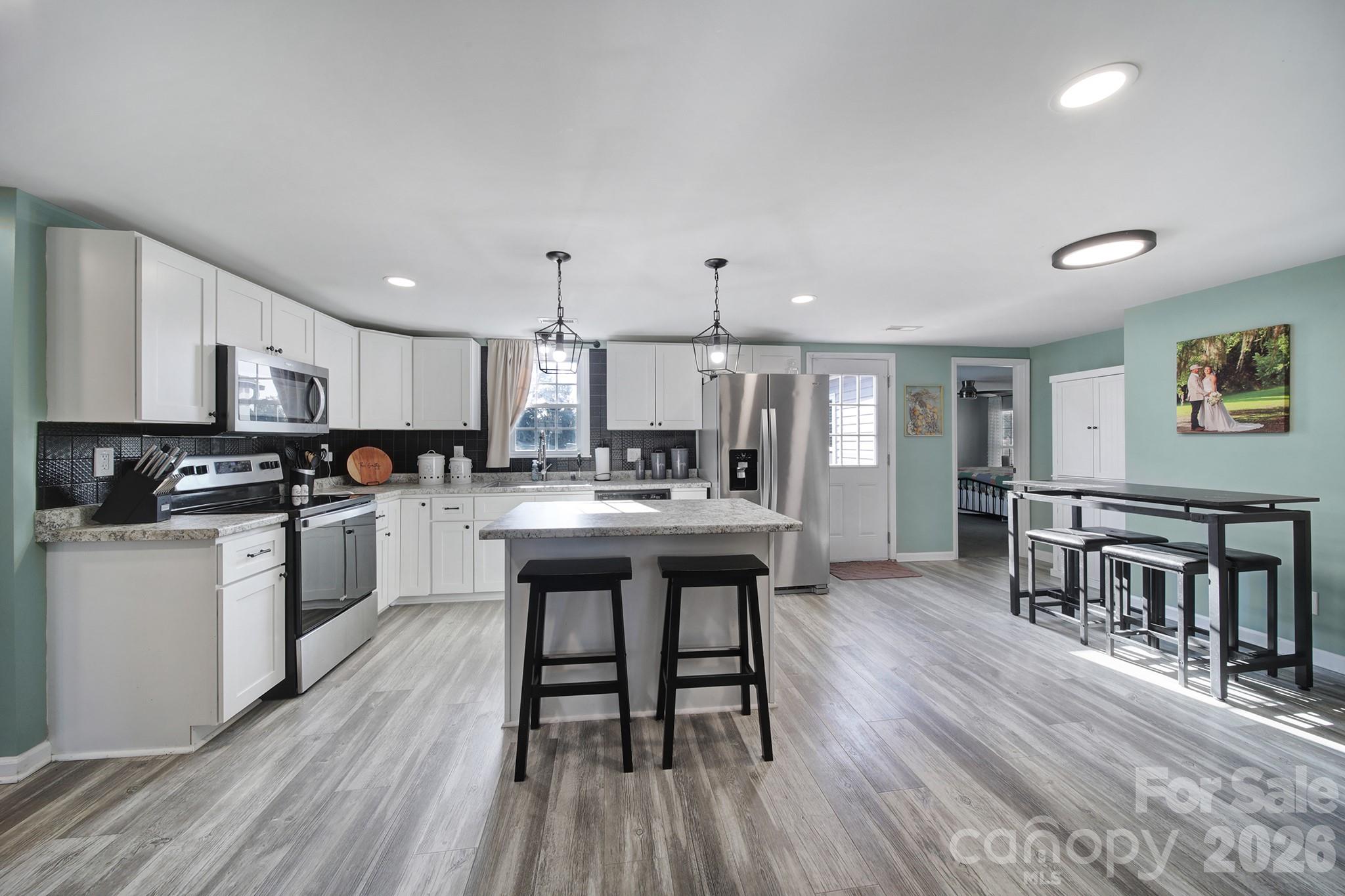 3104 Taxahaw Road — Lancaster