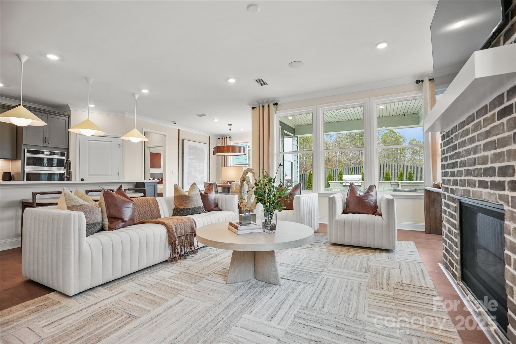 924 Kinship Drive — Lancaster