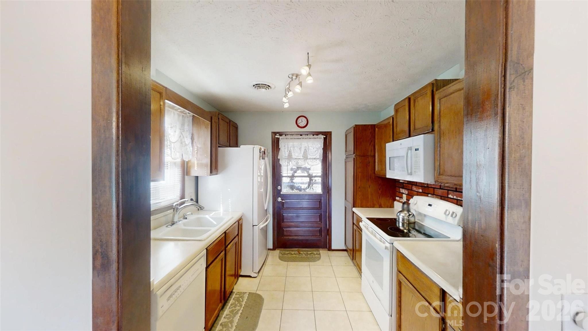 707 Lickskillet Road — Burnsville