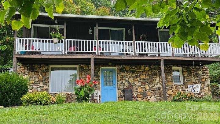 707 Lickskillet Road — Burnsville