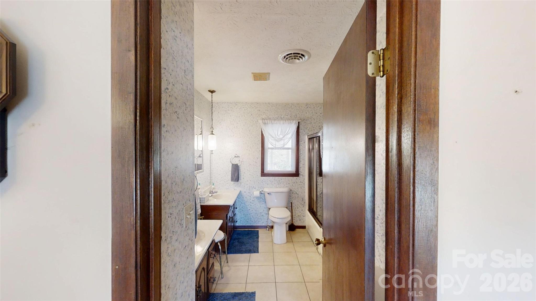 707 Lickskillet Road — Burnsville